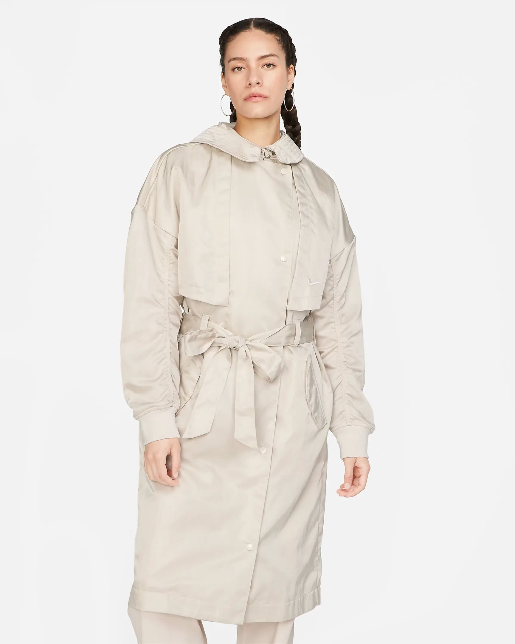 TRENCH W NIKE NSW ESSNTL JKT TRENCH SU (FB4521-104)