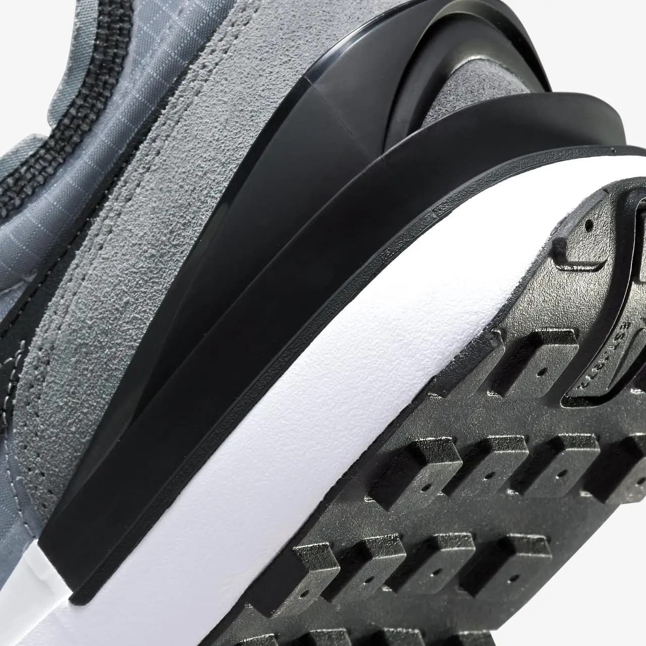 КРОССОВКИ NIKE WAFFLE ONE SE (DD8014-002)