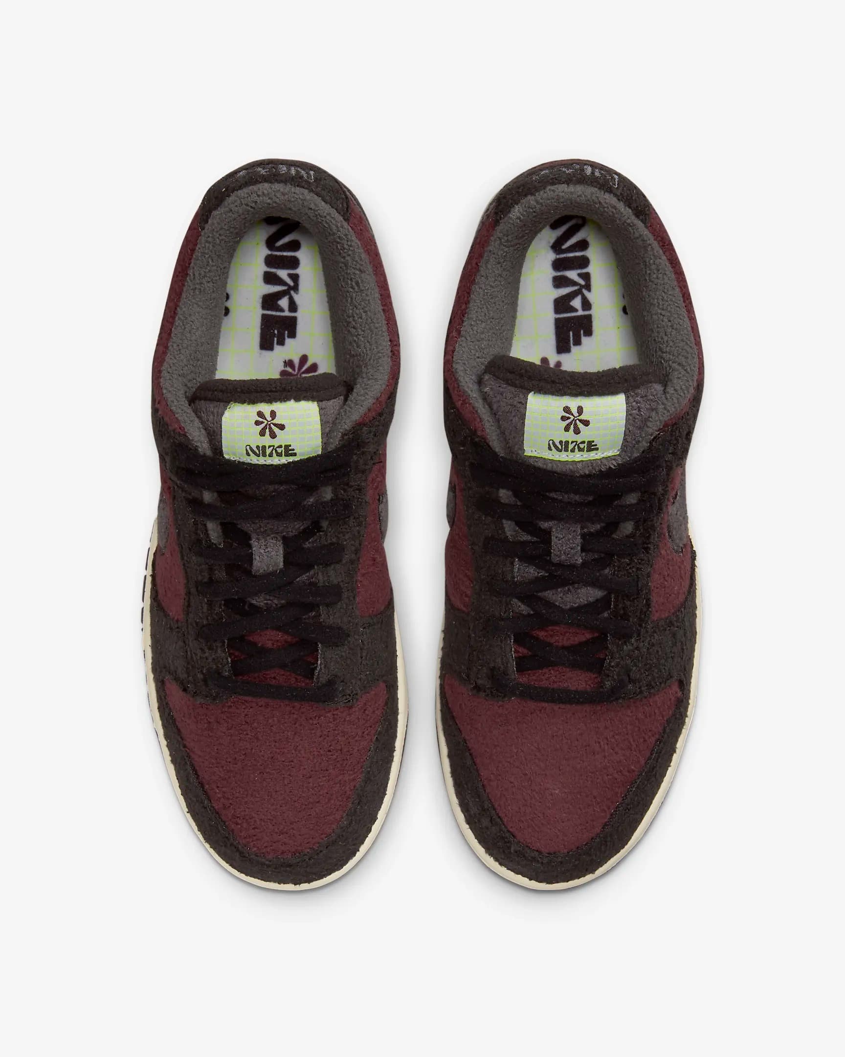 NIKE WMNS DUNK LOW SE CC SNEAKERS (DQ7579-600)