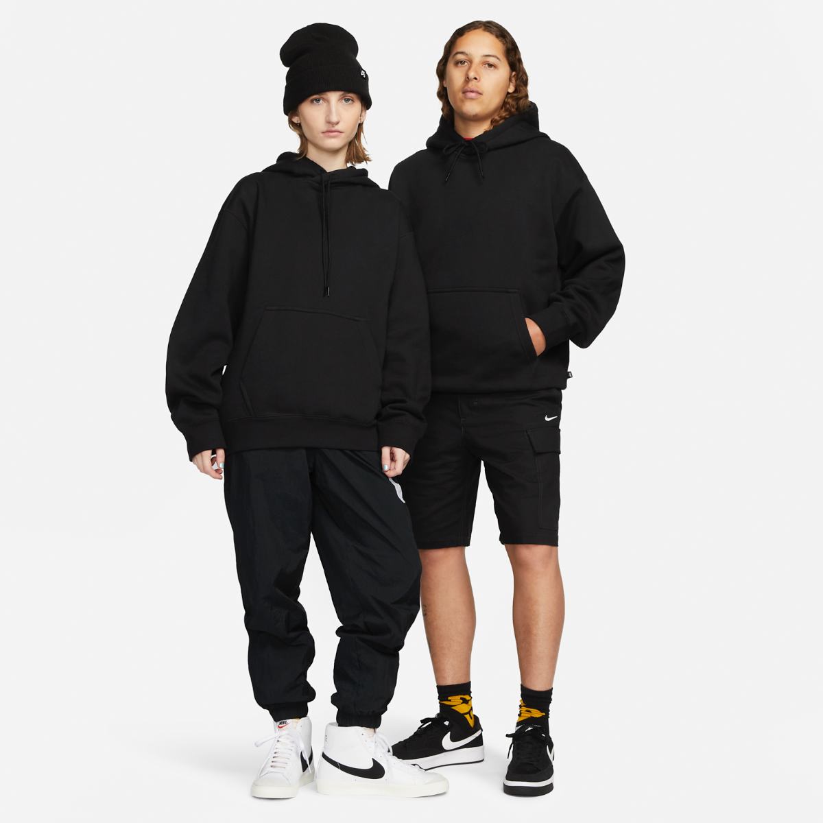 ТОЛСТОВКА NIKE SB FLC PO DSTRTD GLMR GFX (FB8581-010)