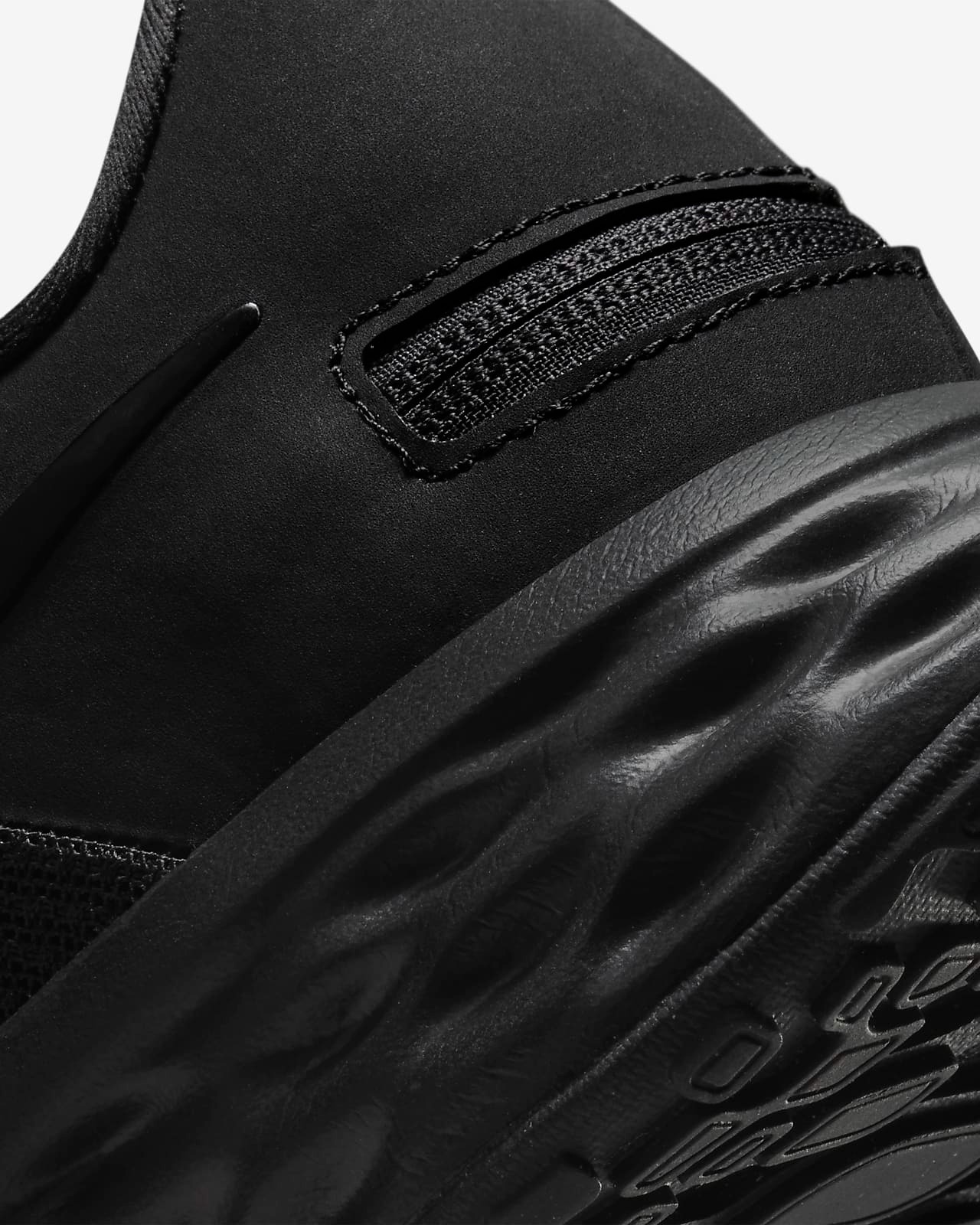 МУЖСКИЕ КРОССОВКИ NIKE REVOLUTION 6 FLYEASE NN 4E (DD8476-001)