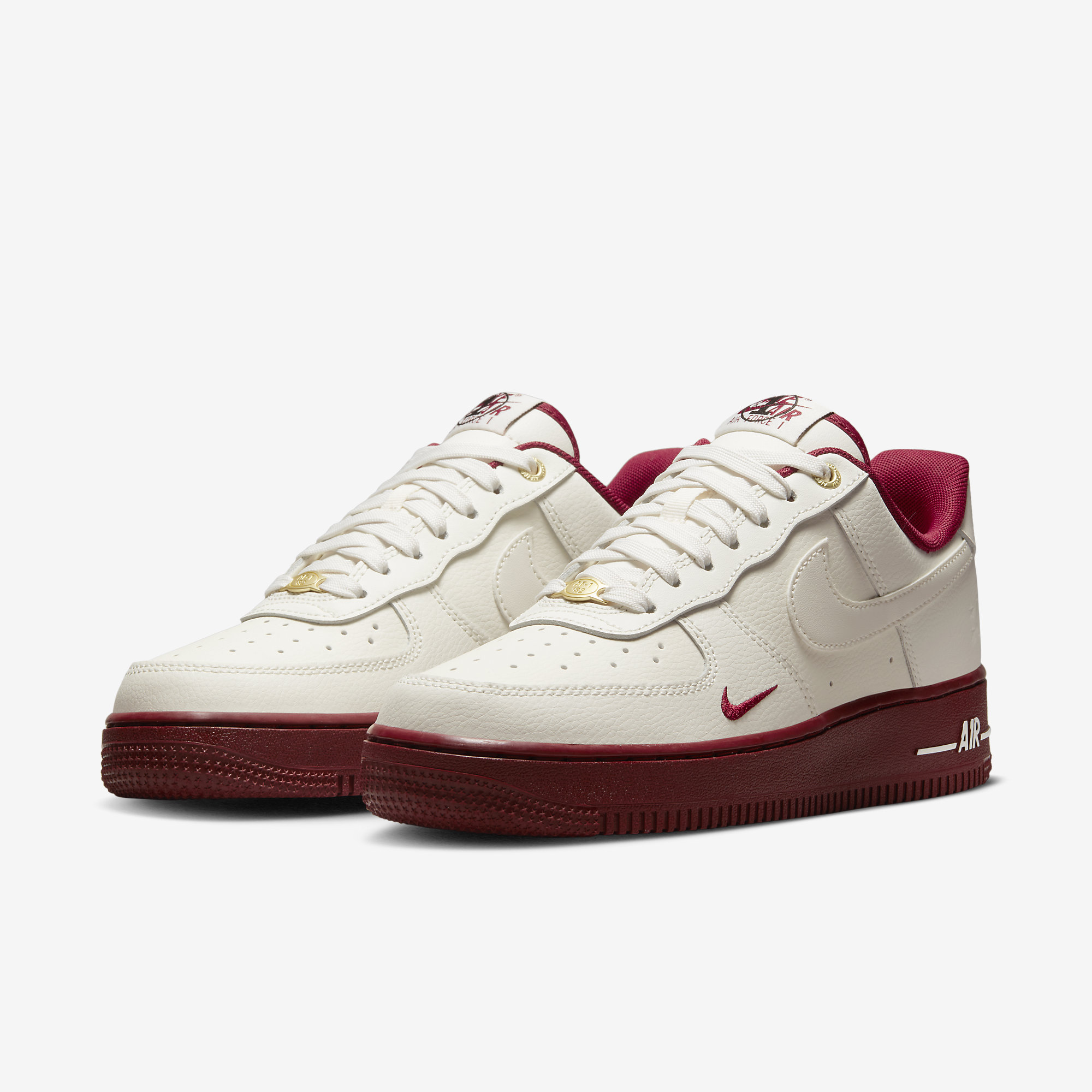 SNEAKERS WMNS NIKE AIR FORCE 1 07 SE (DQ7582-100)