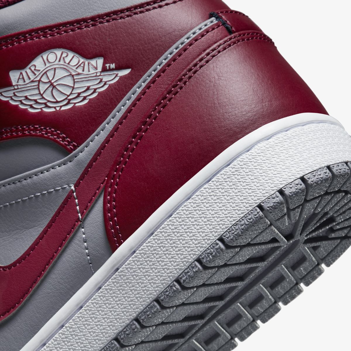 AIR JORDAN 1 MID SNEAKERS (DQ8426-615)