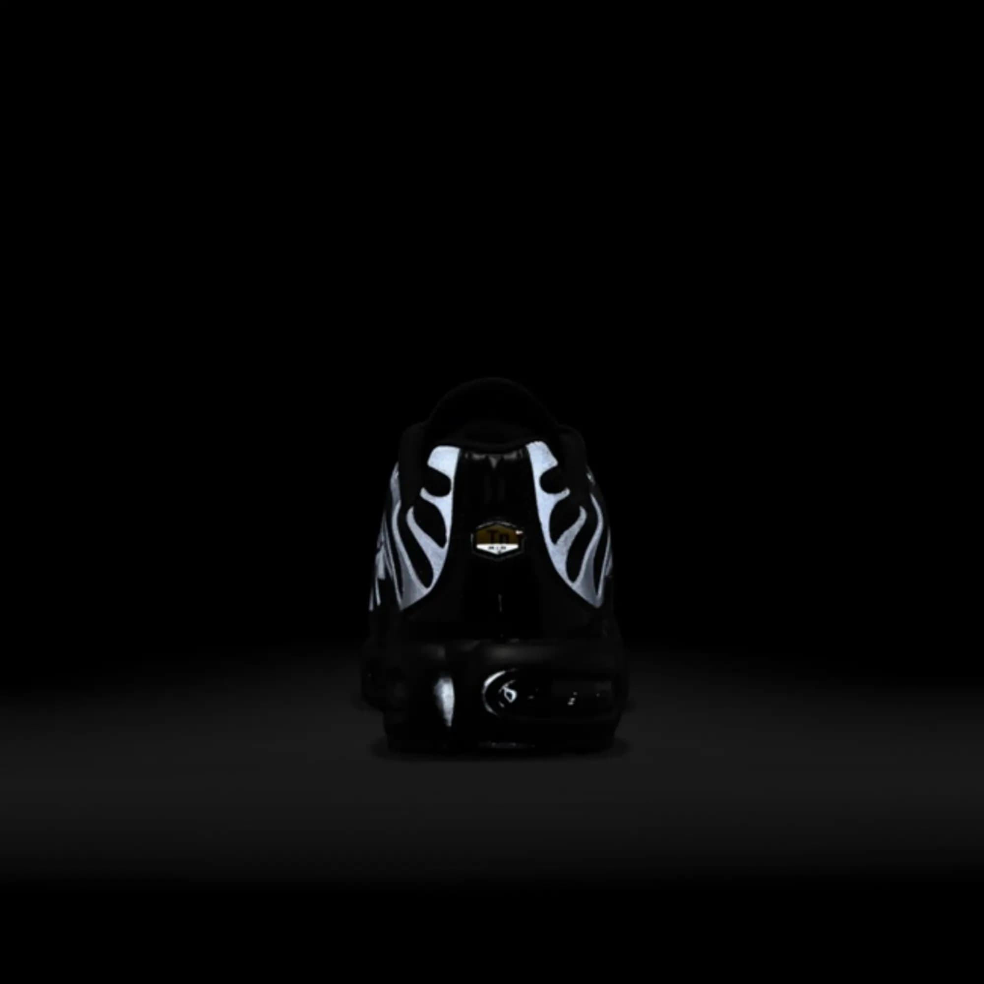 WMNS NIKE AIR MAX PLUS SNEAKERS (FB8479-001)