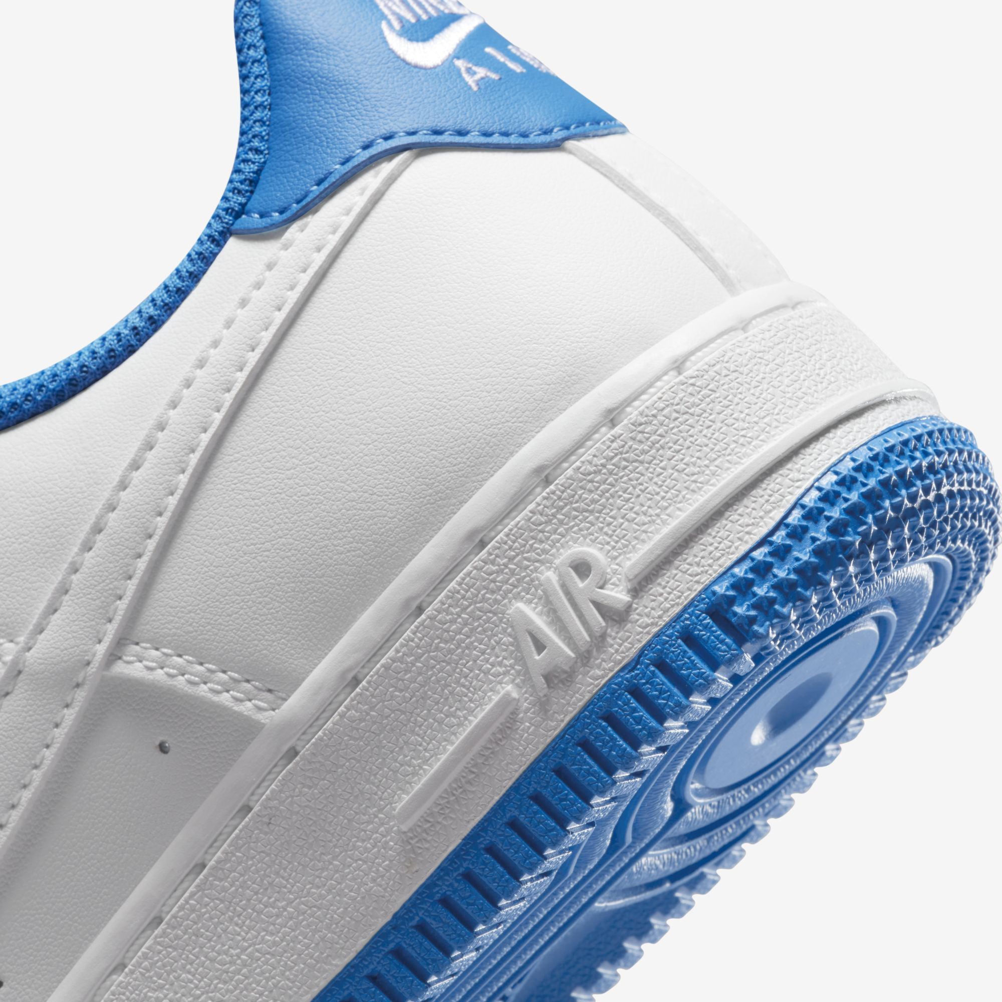 NIKE AIR FORCE 1 ESS (GS) SNEAKERS (DV1331-101)