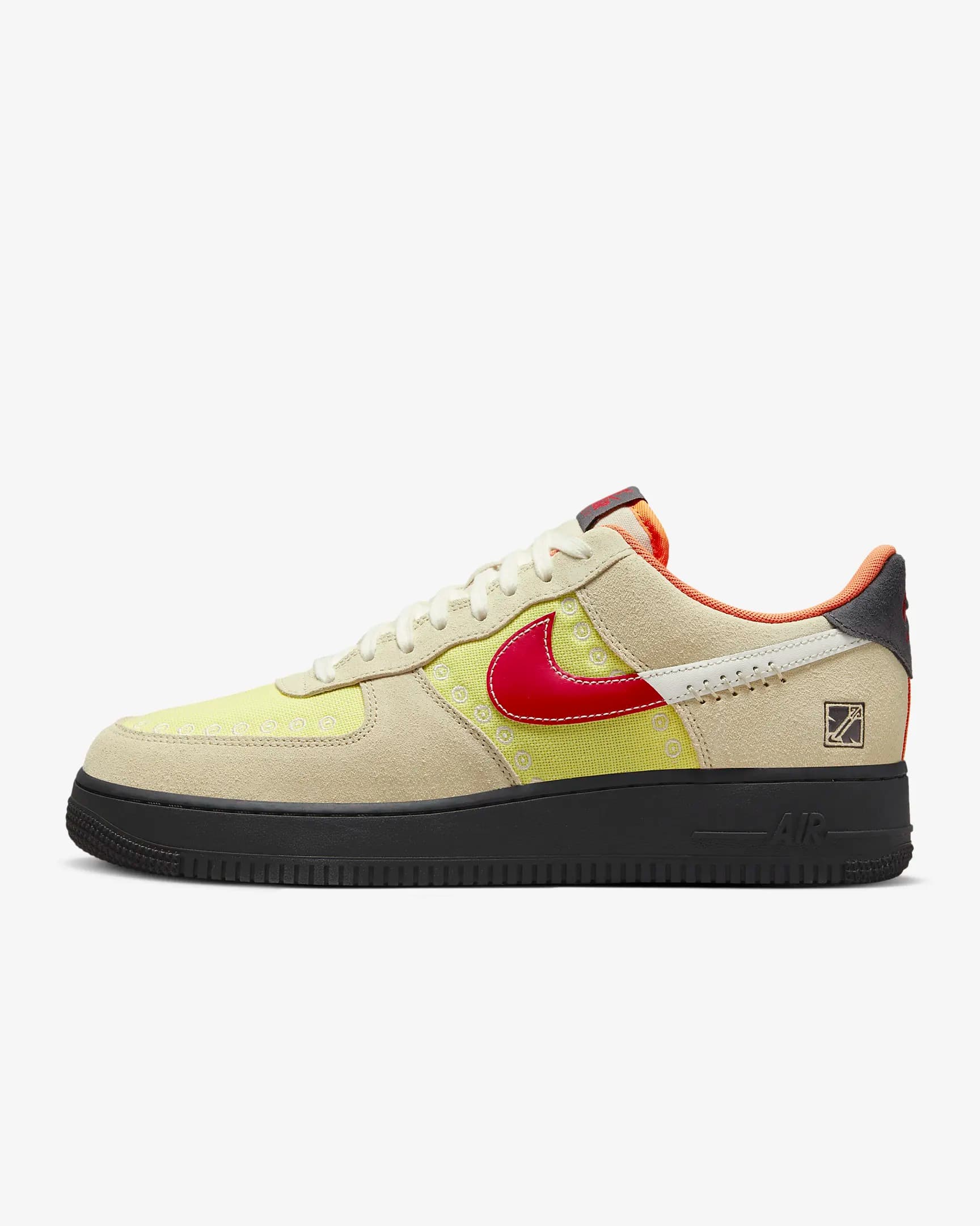 КРОСІВКИ NIKE AIR FORCE 1 07 LX (DZ5355-126)