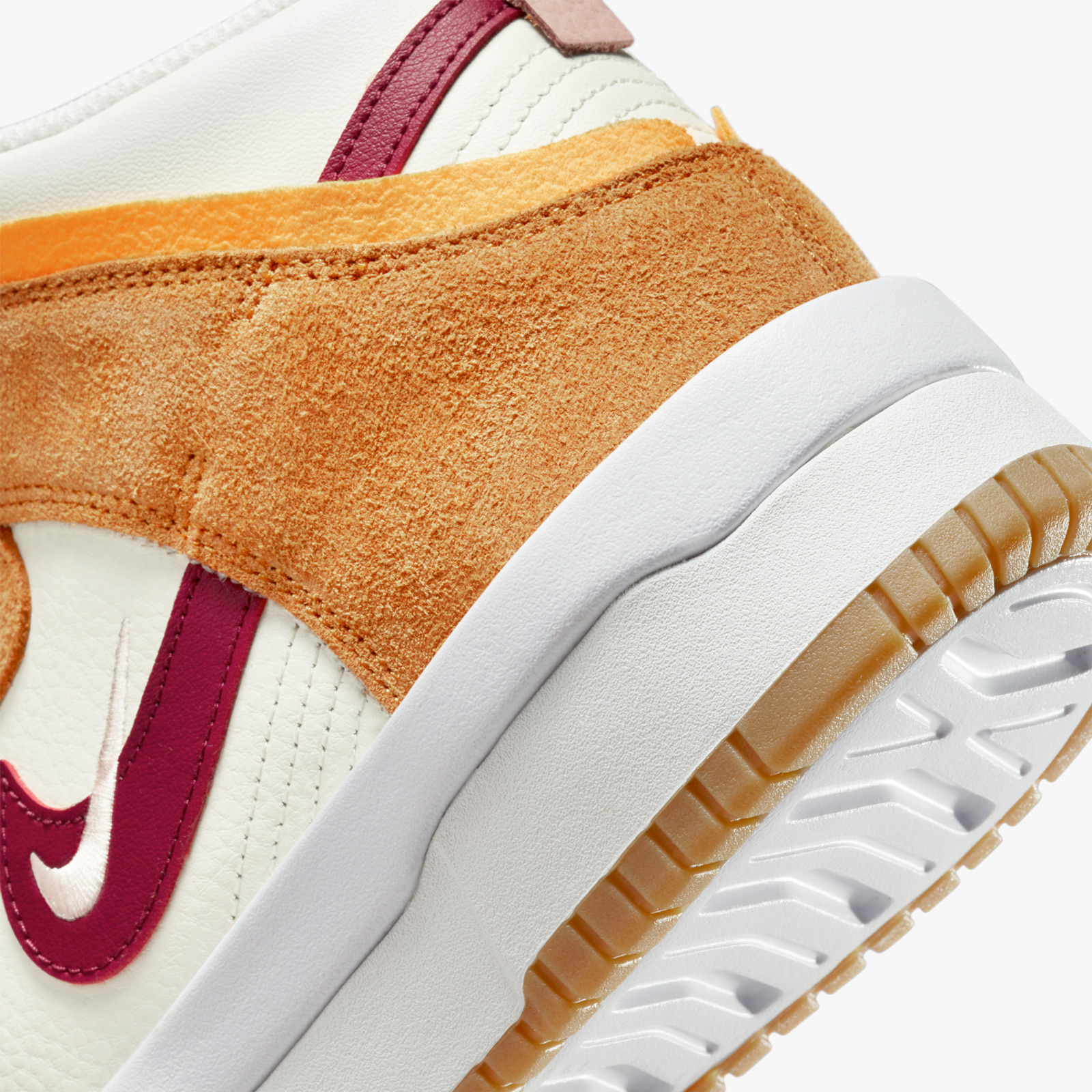 SNEAKERS WMNS NIKE DUNK HI UP CSP (DO6722-100)