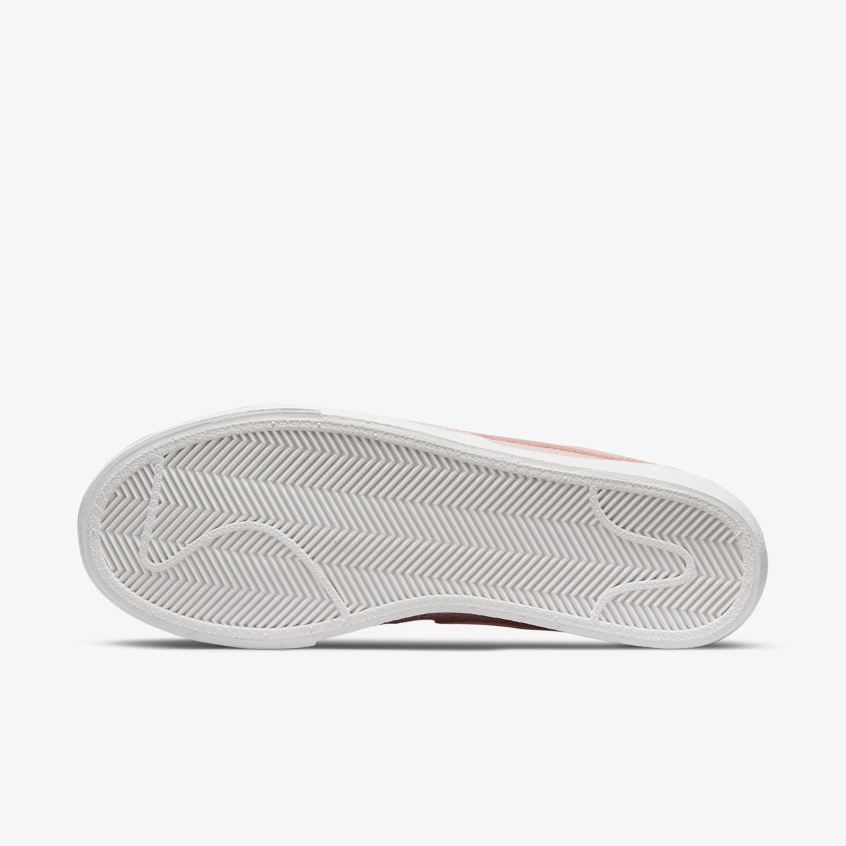 КЕДИ WMNS NIKE BLAZER LOW PLATFORM ESS (DN0744-600)