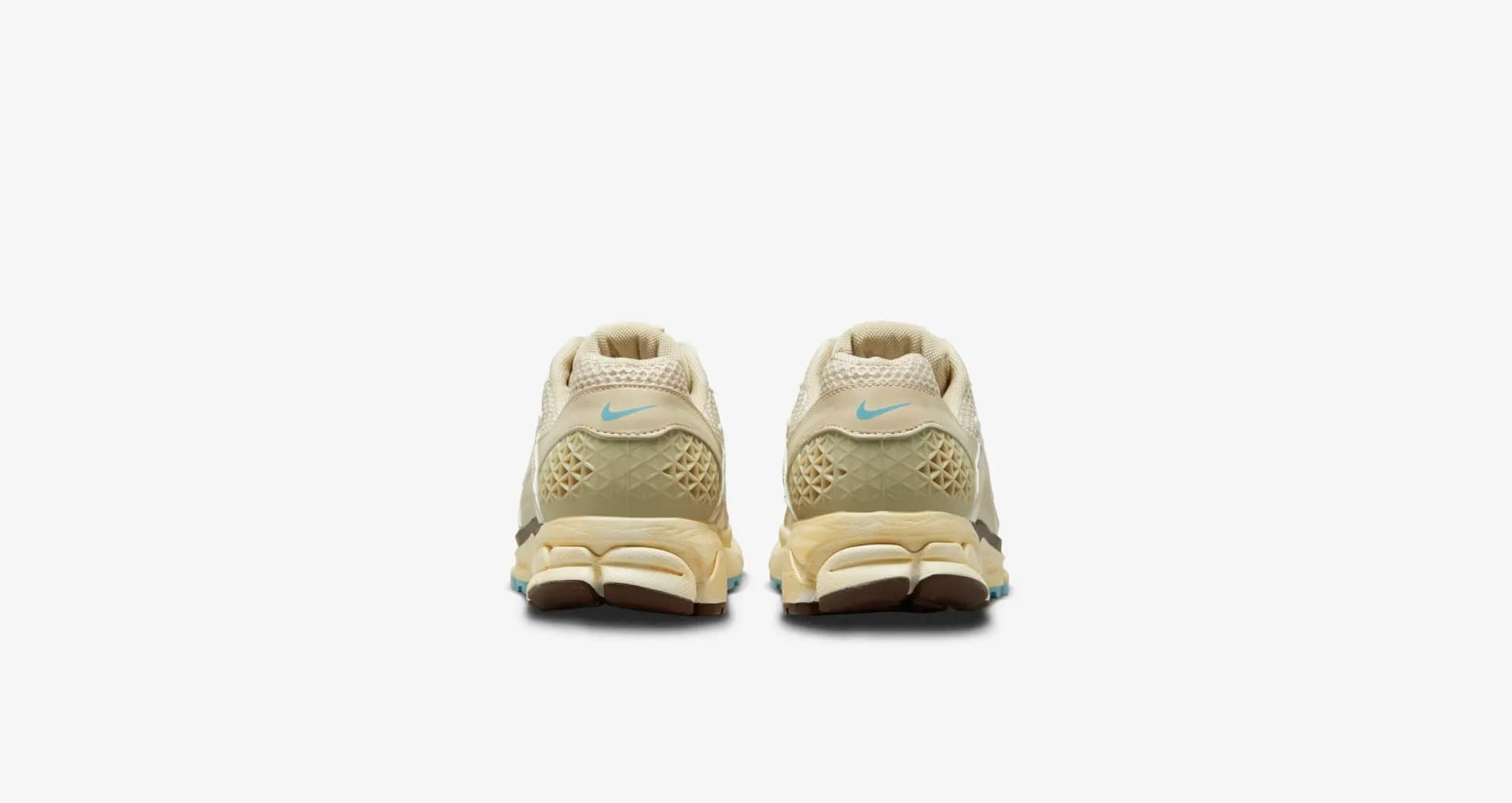 WMNS NIKE ZOOM VOMERO 5 SNEAKERS (FB8825-111)