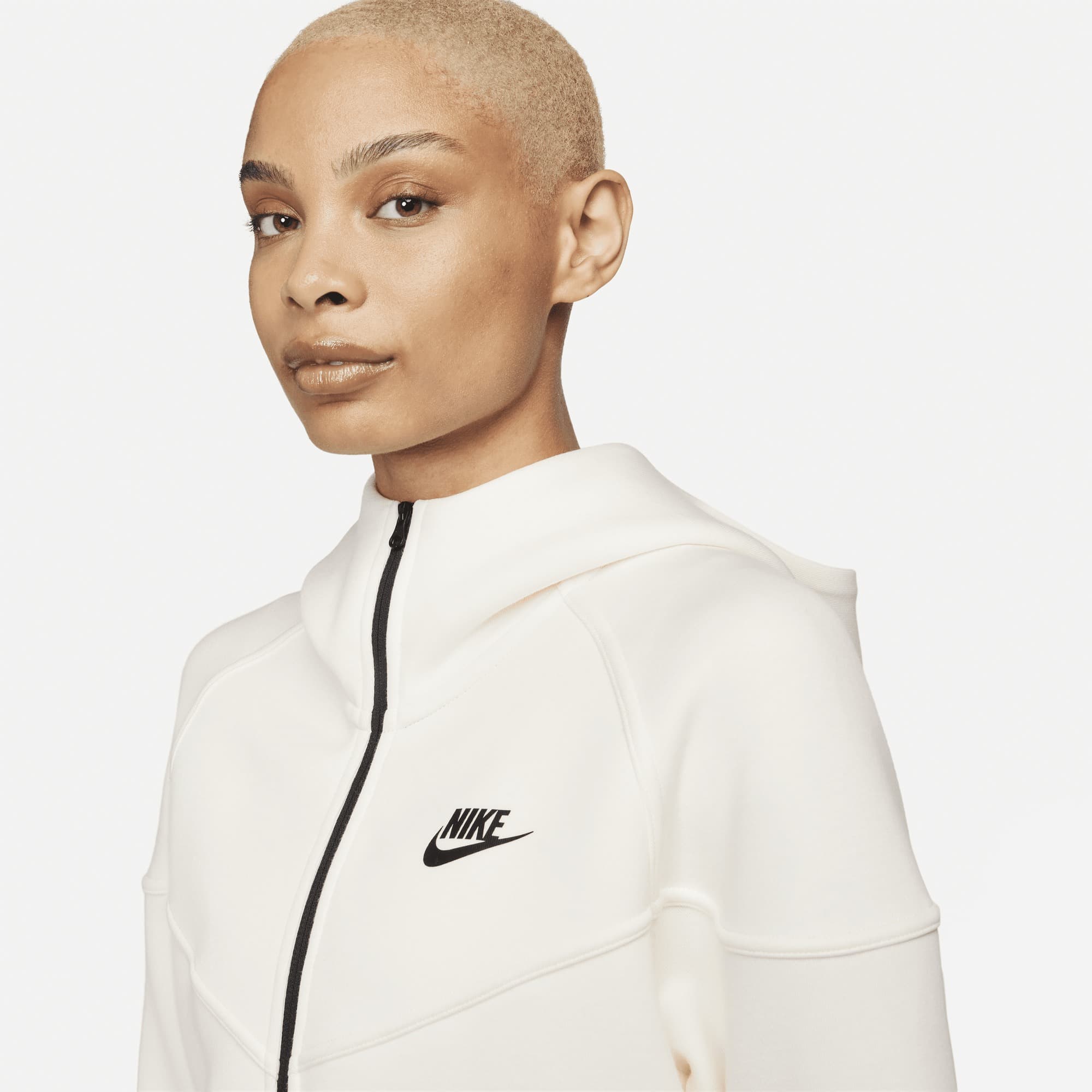 SWEATSHIRT WMNS NIKE NSW TCH FLC WR FZ HDY (FB8338-110)