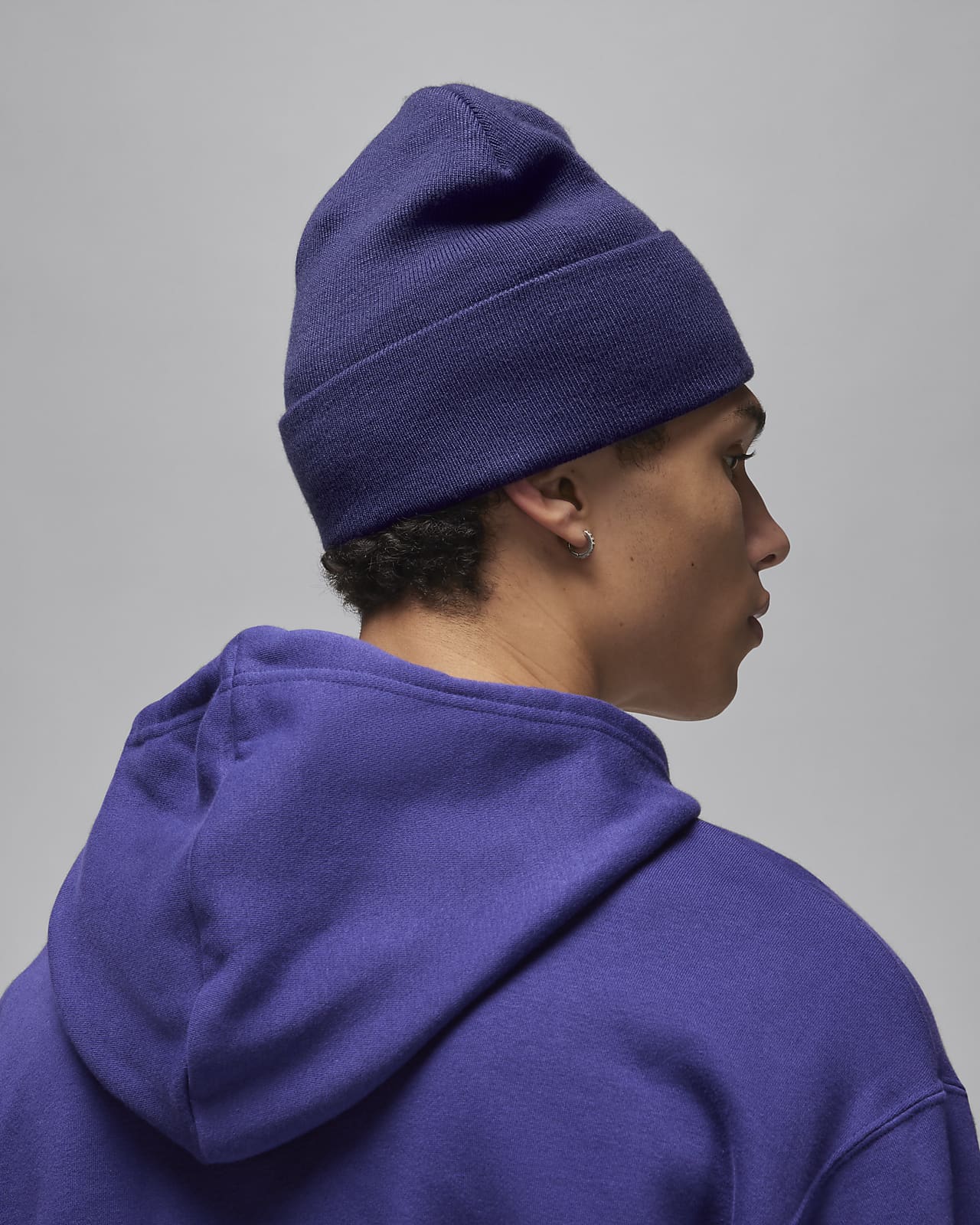 ШАПКА JORDAN U J PEAK BEANIE ESS (FN4672-502)