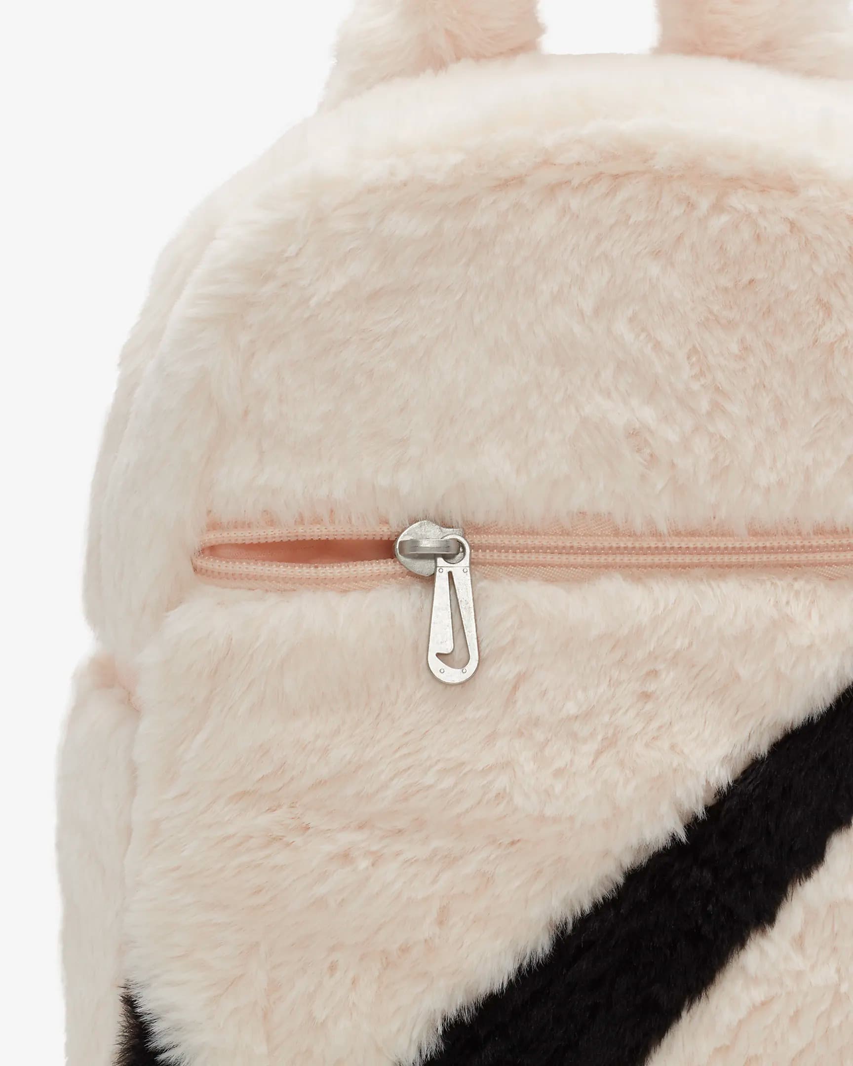 NIKE W NSW FTRA 365 FX FUR MINI BPK BACKPACK (FB3049-838)