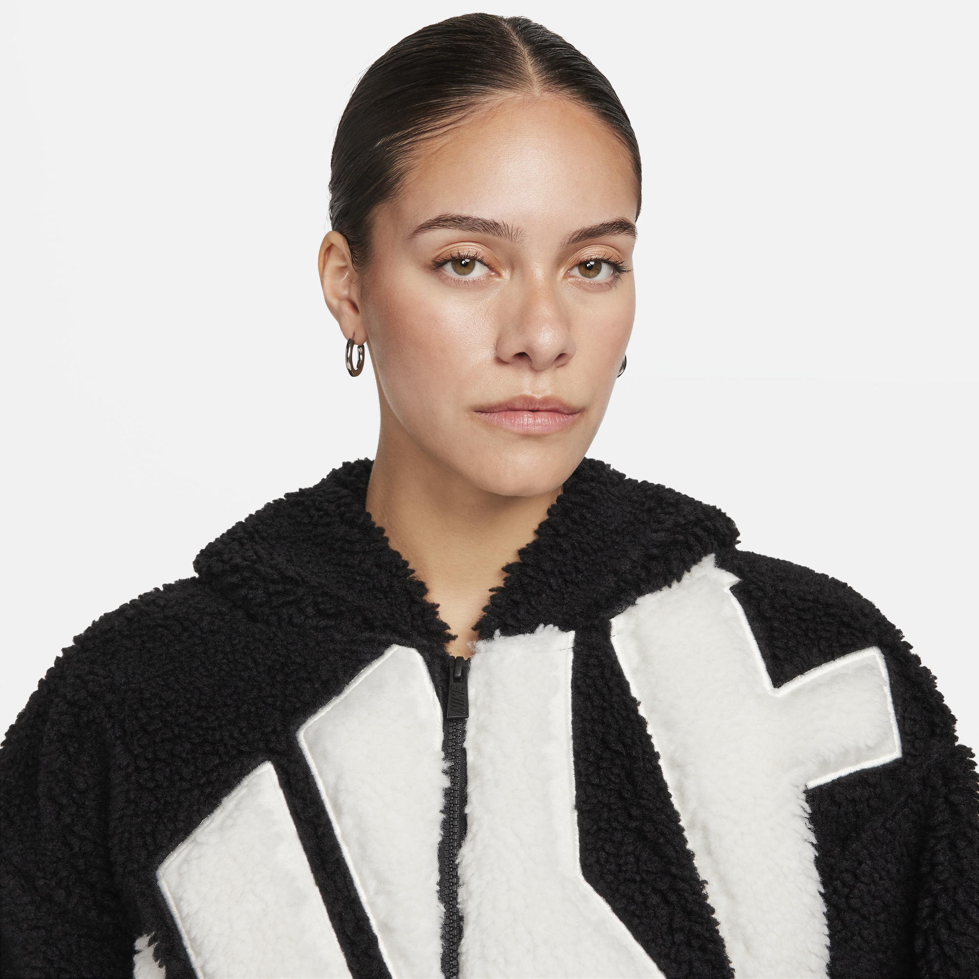 JACKET WMNS NIKE NSW LOGO SHERPA JKT (FB8695-010)