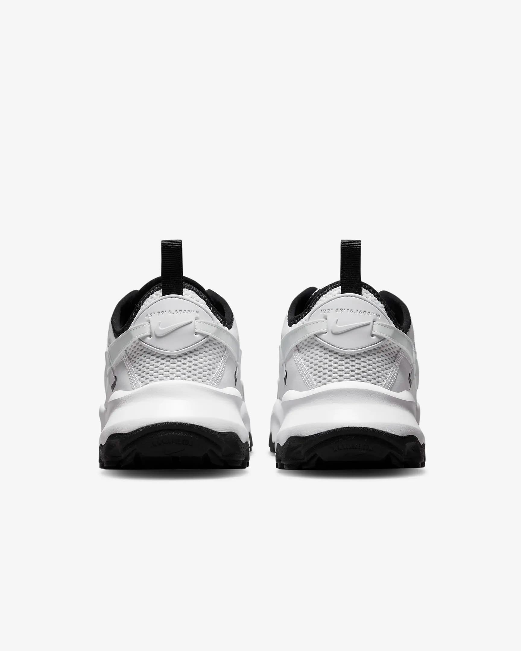 WOMEN'S SNEAKERS NIKE TC 7900 (DR7851-100)