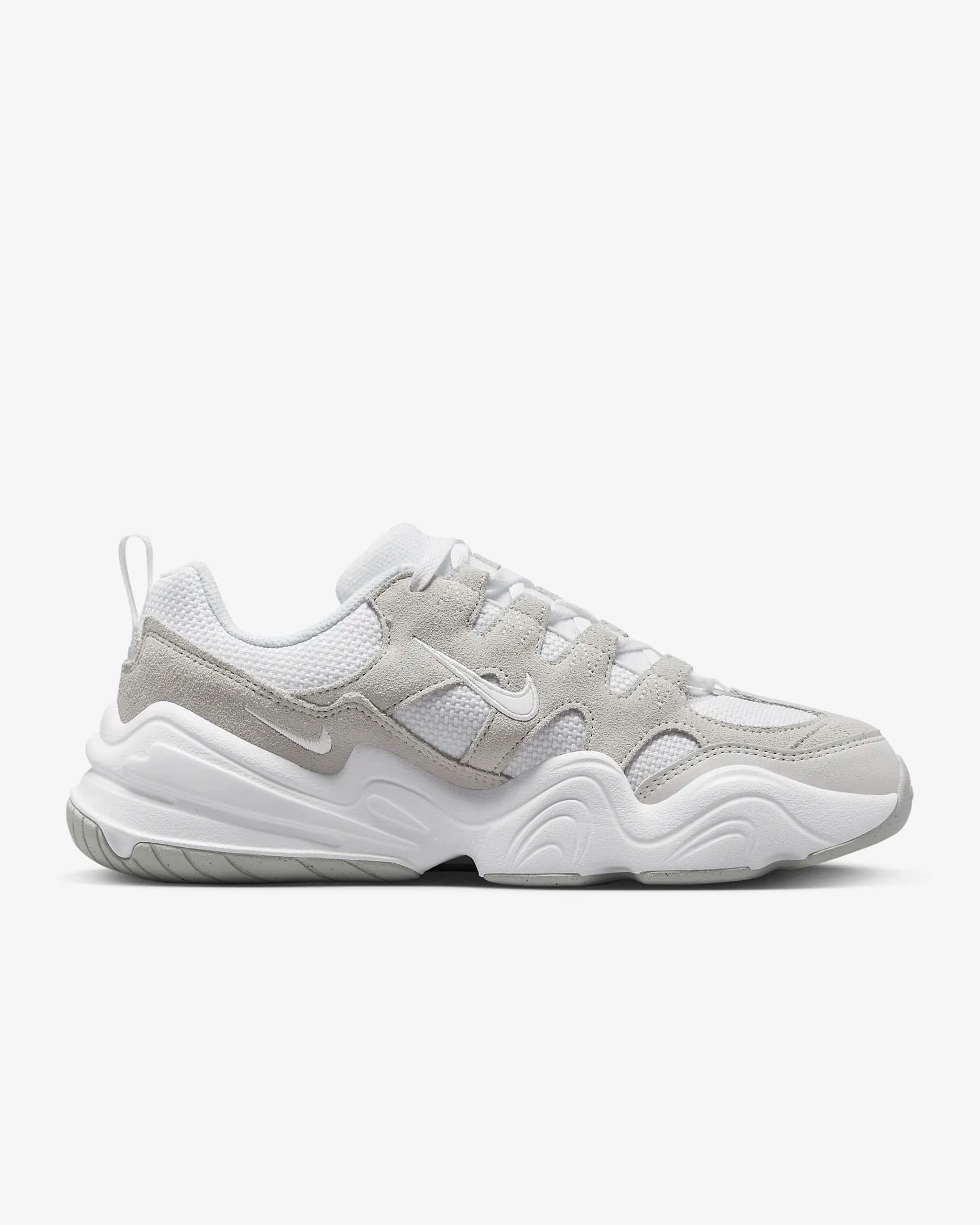 ЖІНОЧІ КРОСІВКИ NIKE TECH HERA (DR9761-100)