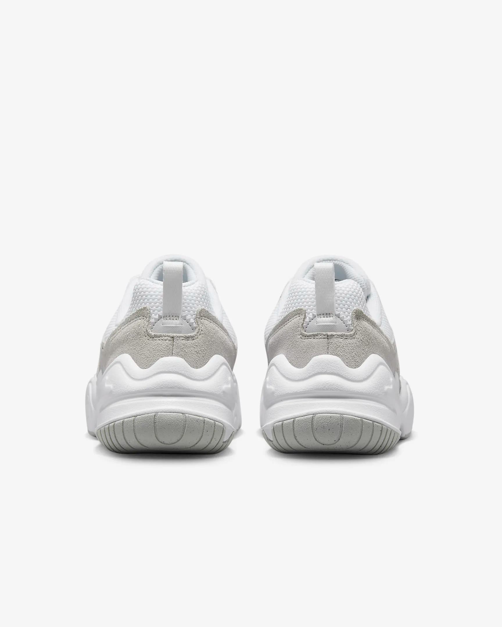 ЖІНОЧІ КРОСІВКИ NIKE TECH HERA (DR9761-100)