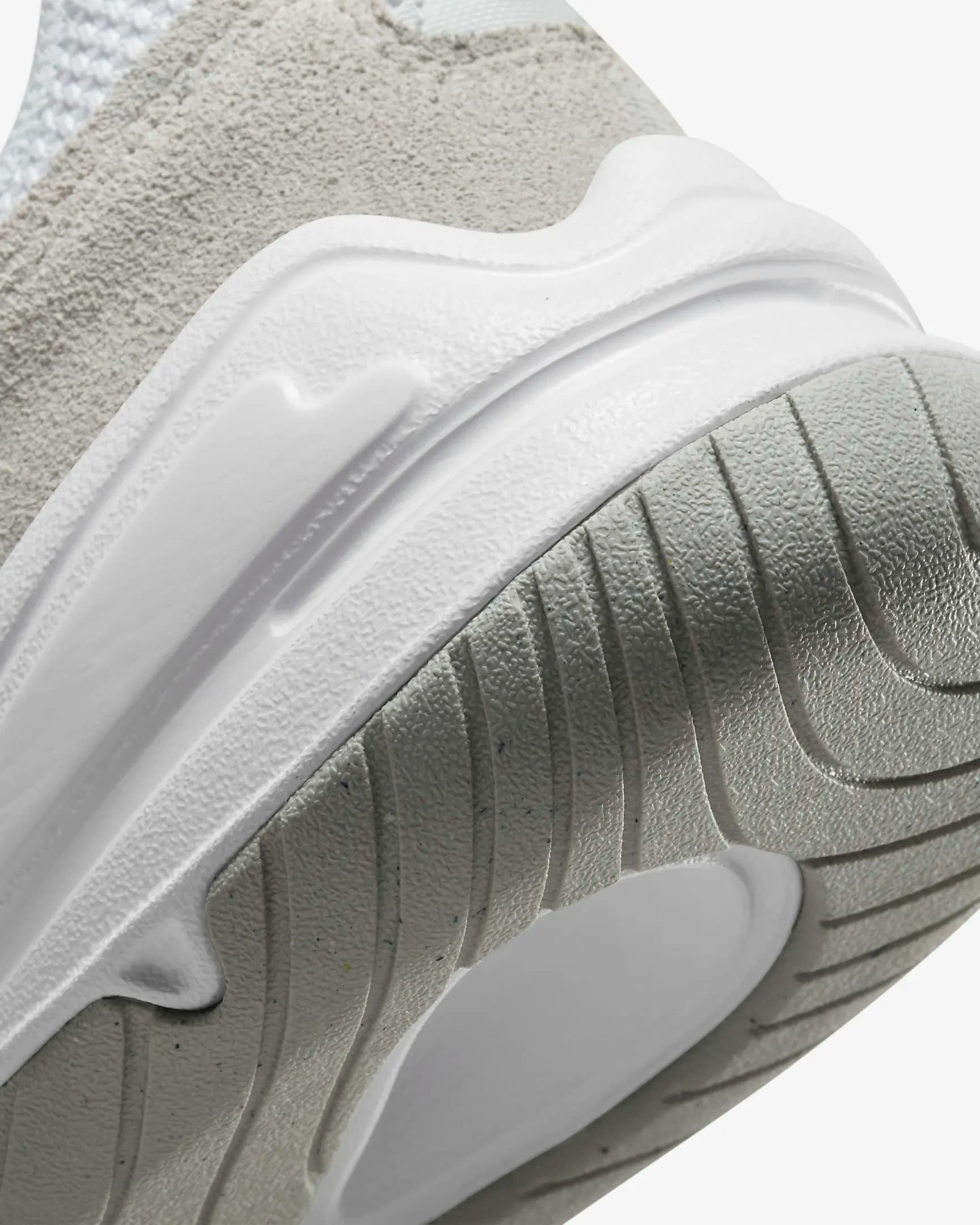 ЖІНОЧІ КРОСІВКИ NIKE TECH HERA (DR9761-100)