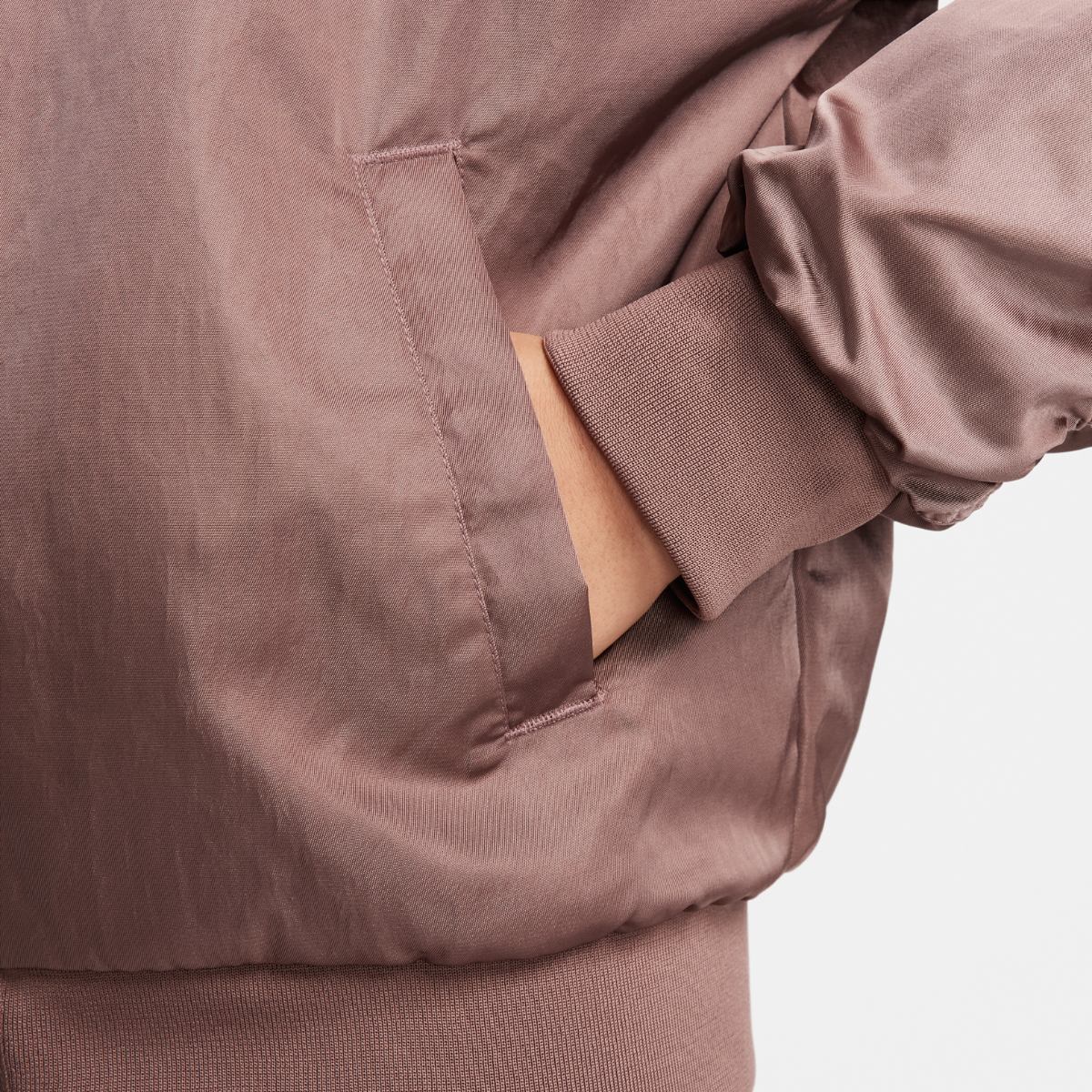 REVERSE BOMBER WMNS NIKE NSW VRSTY JKT (DV7876-208)