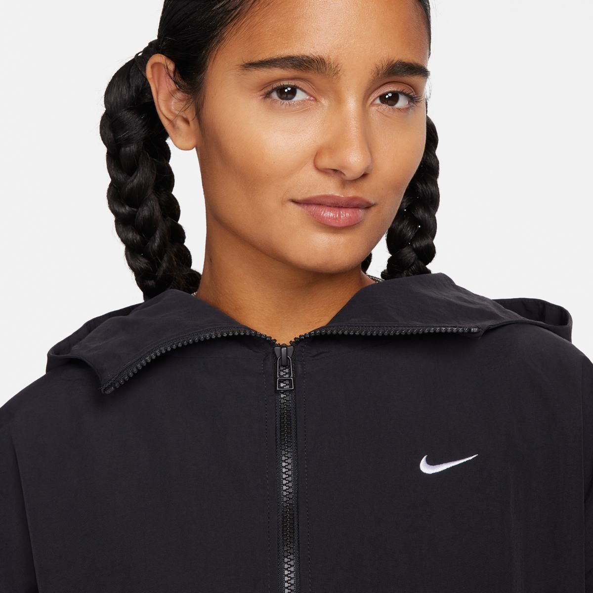 WINDSHEATTER WMNS NIKE NSW TREND WVN JKT (FN3669-010)