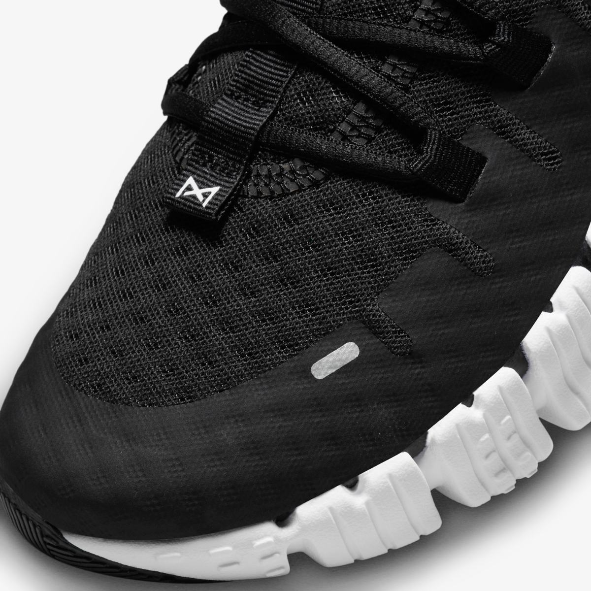ЧОЛОВІЧІ КРОСІВКИ NIKE FREE METCON 5 (DV3949-001)