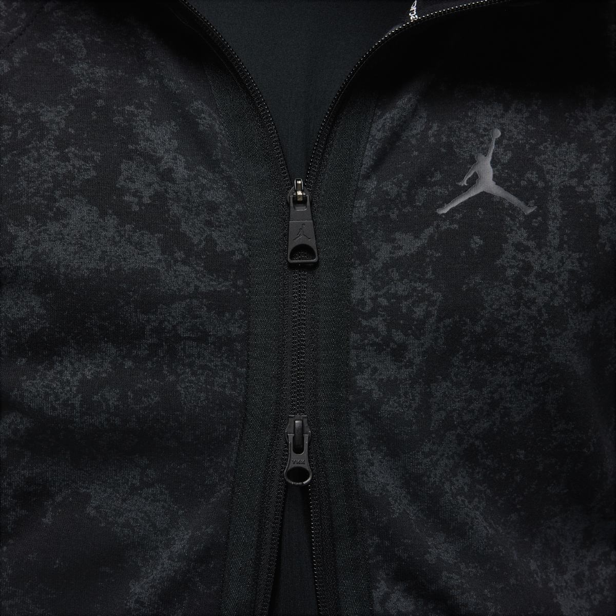 МУЖСКАЯ ТОЛСТОВКА JORDAN M J DF SPRT AOP AIR FZ (FN5846-010)