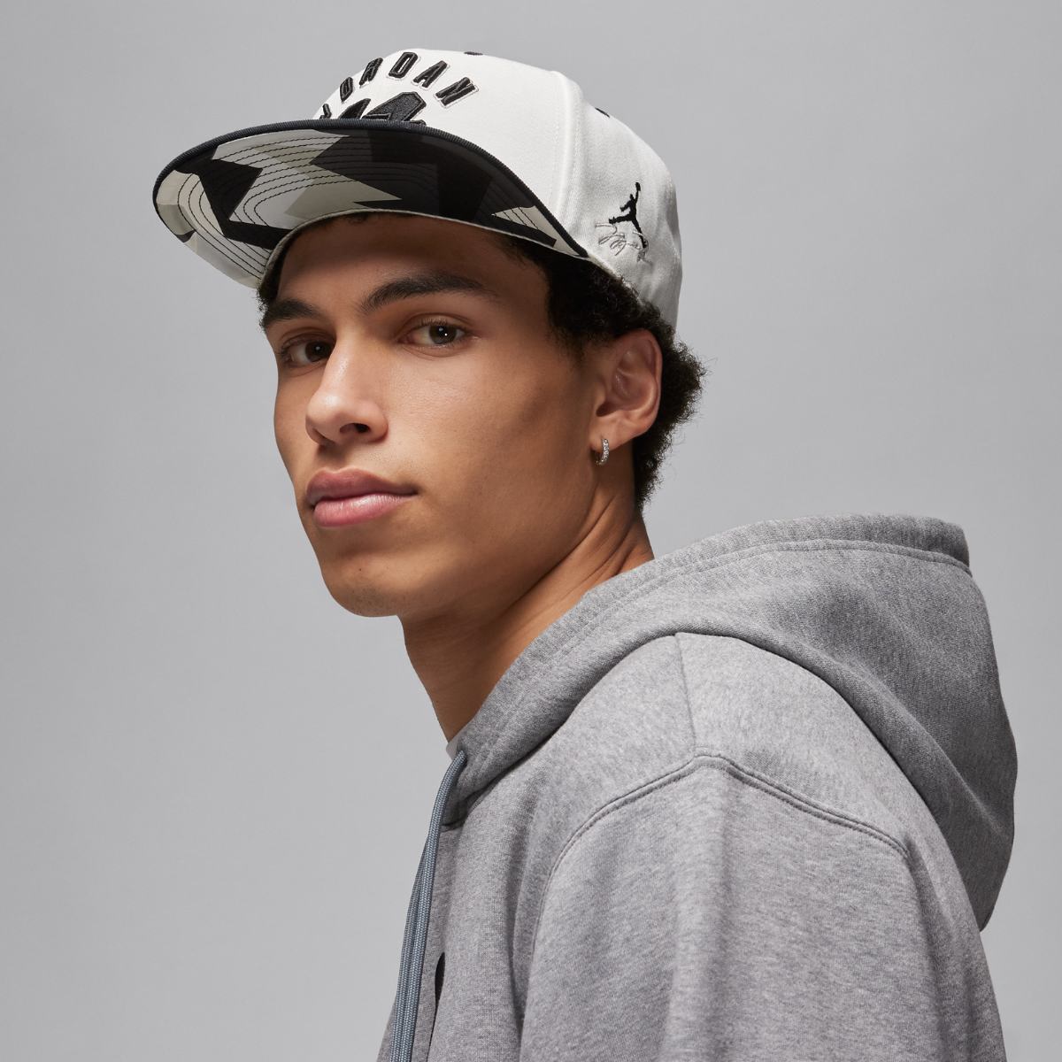 МУЖСКАЯ ТОЛСТОВКА JORDAN FLIGHT FLC BASELINE HOODIE (FD7545-091)