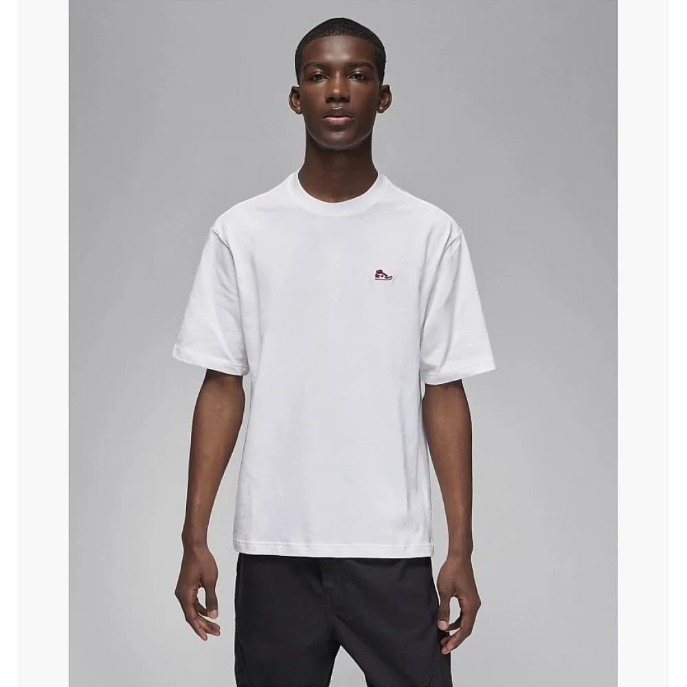 ЧОЛОВІЧА ФУТБОЛКА JORDAN BRAND SNKR PTCH SS CREW (FN5982-100)