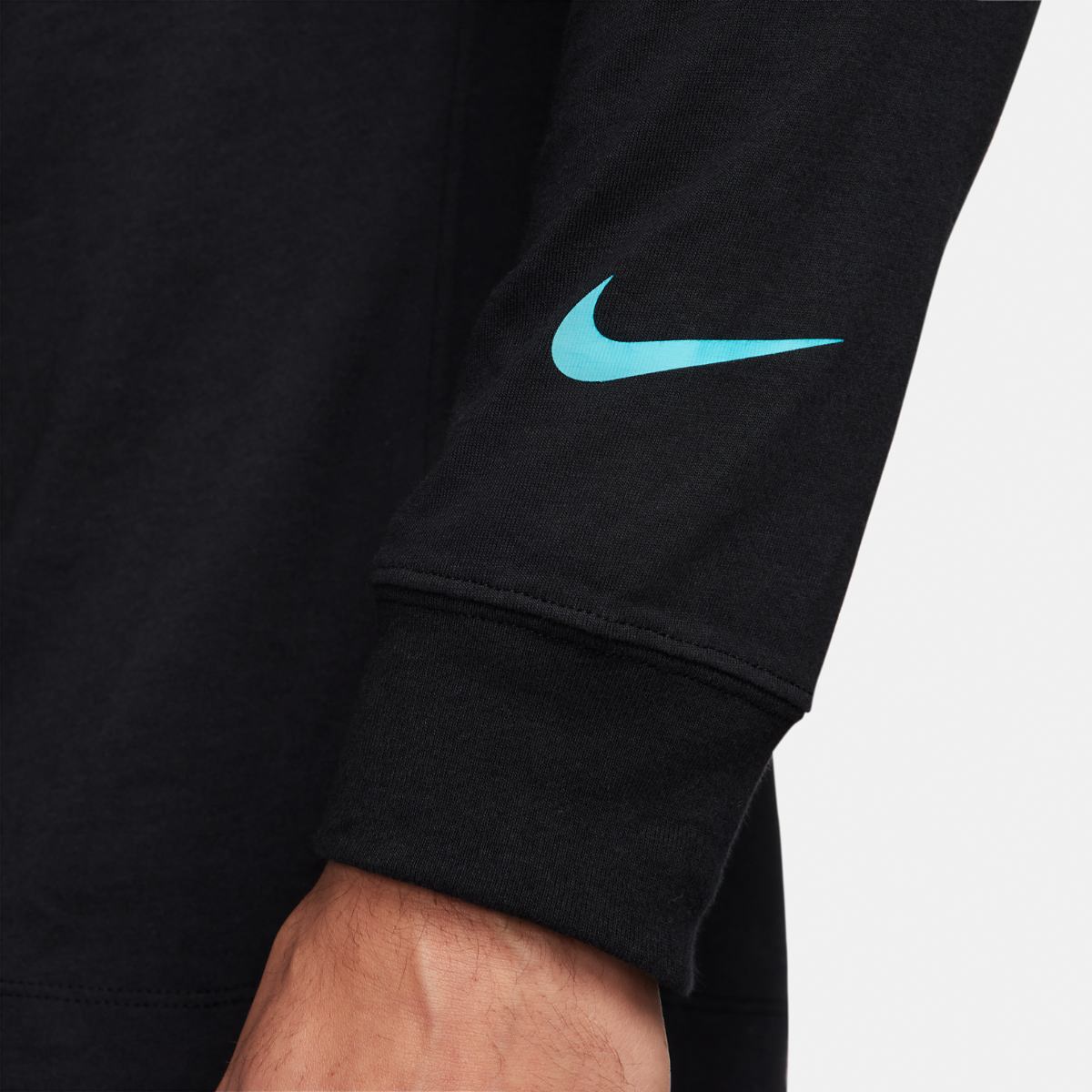 МУЖСКОЙ ЛОНГСЛИВ NIKE LBJ M TEE LS SP24 (FQ4908-010)