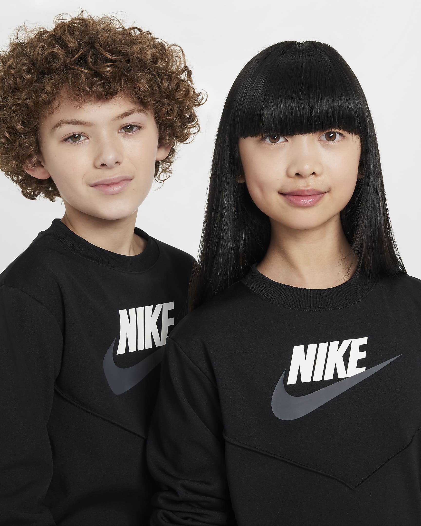 NIKE NSW TRACKSUIT POLY CREW HBR YOUNGER (FD3090-010)