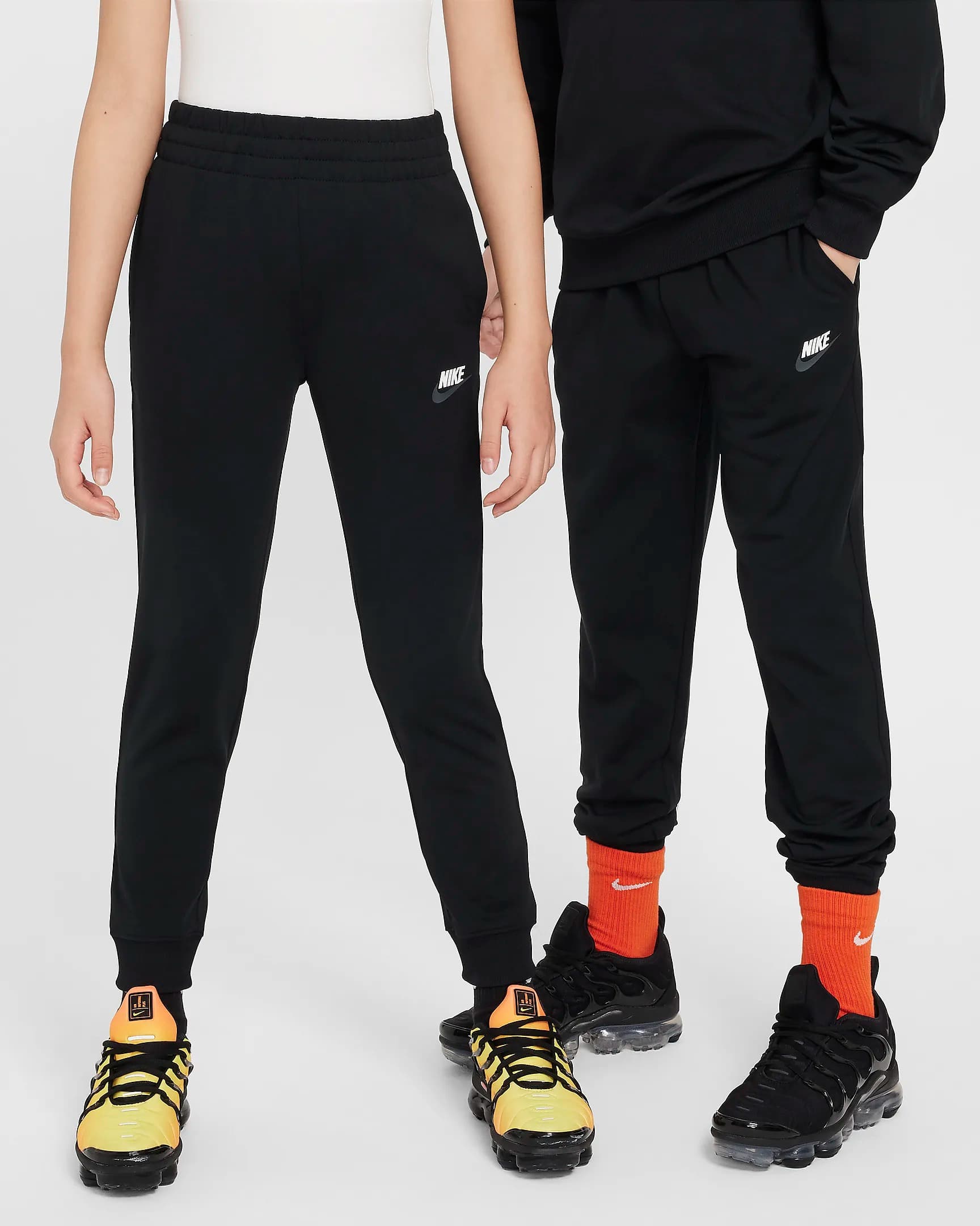 NIKE NSW TRACKSUIT POLY CREW HBR YOUNGER (FD3090-010)
