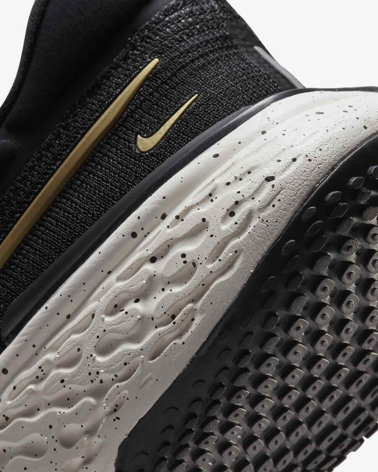 МУЖСКИЕ КРОССОВКИ NIKE ZOOMX INVINCIBLE RUN FK (CT2228-004)