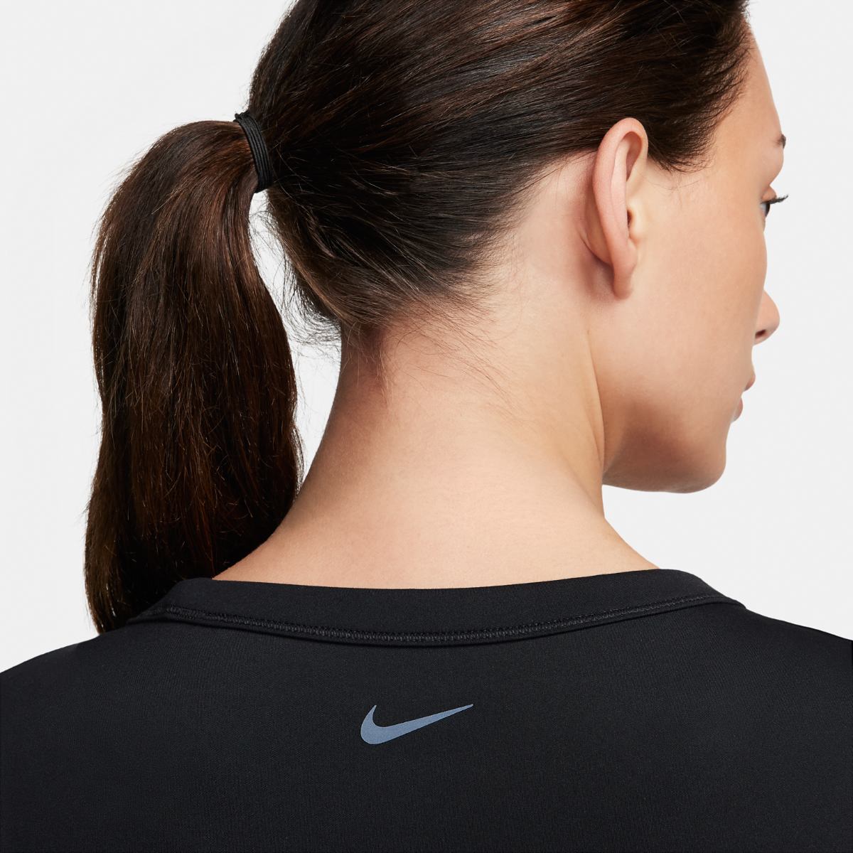 WOMEN'S NIKE ONE FITTED DF SS TOP T-SHIRT (FN2804-010)