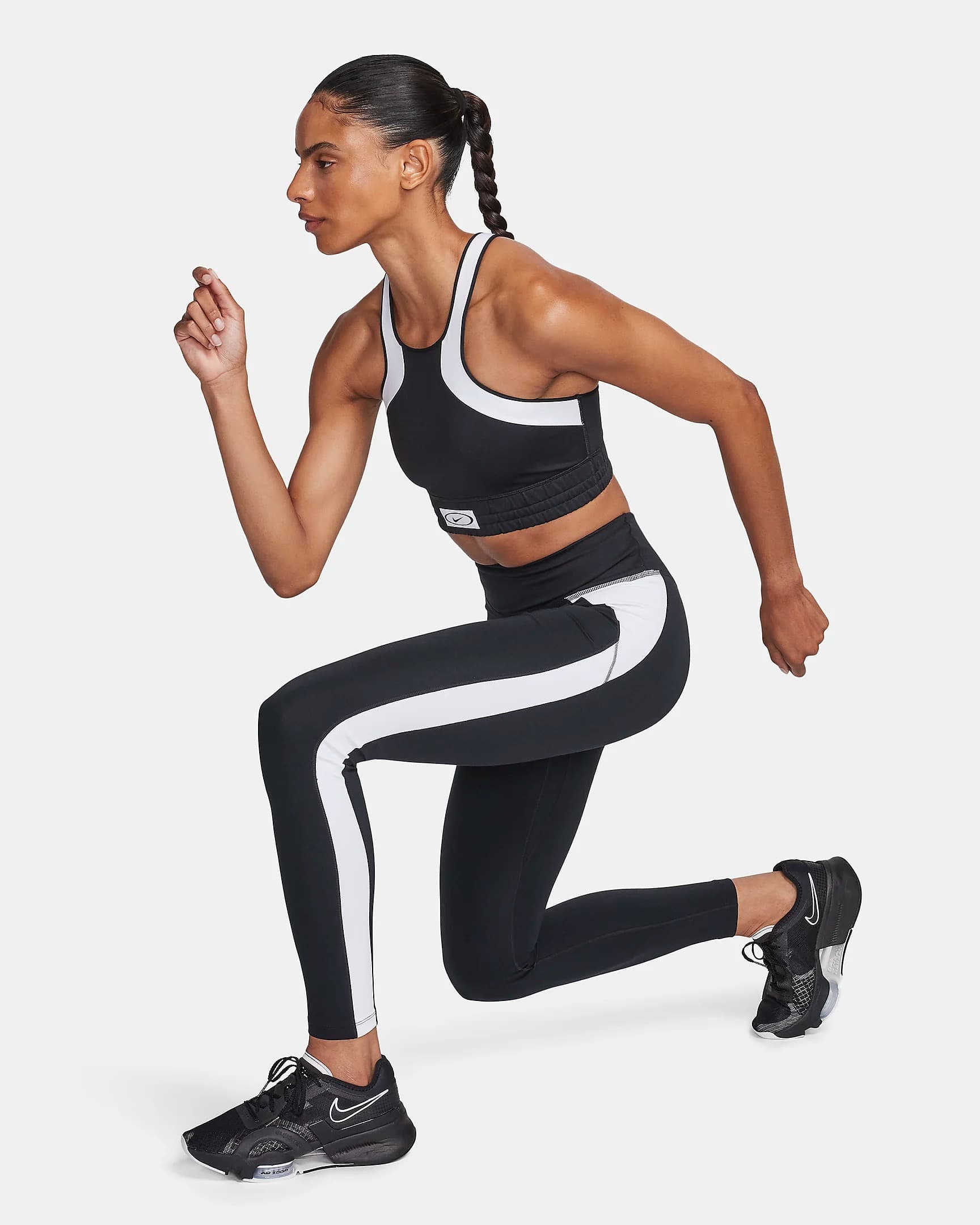 ЖЕНСКИЙ СПОРТИВНЫЙ ТОП NIKE DF HN CB BRA SSNL (FN2743-010)