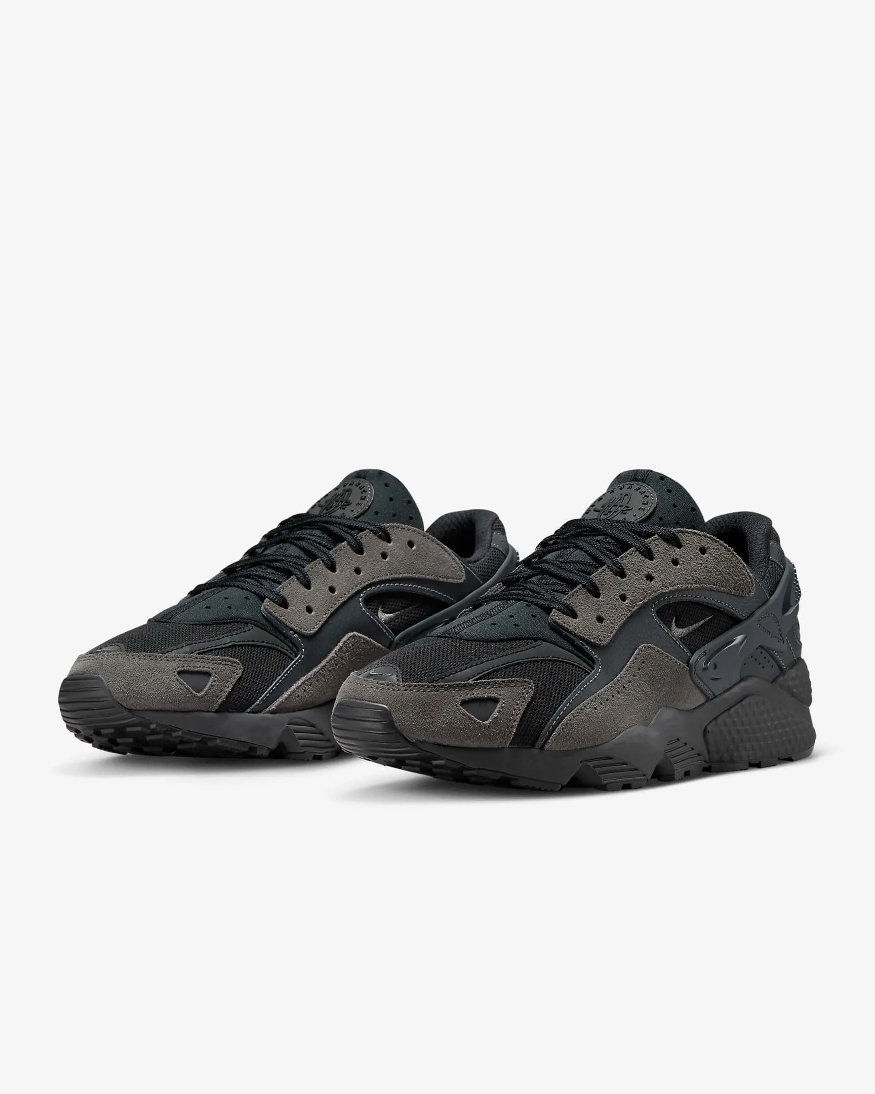 ЧОЛОВІЧІ КРОСІВКИ NIKE AIR HUARACHE RUNNER (DZ3306-002)