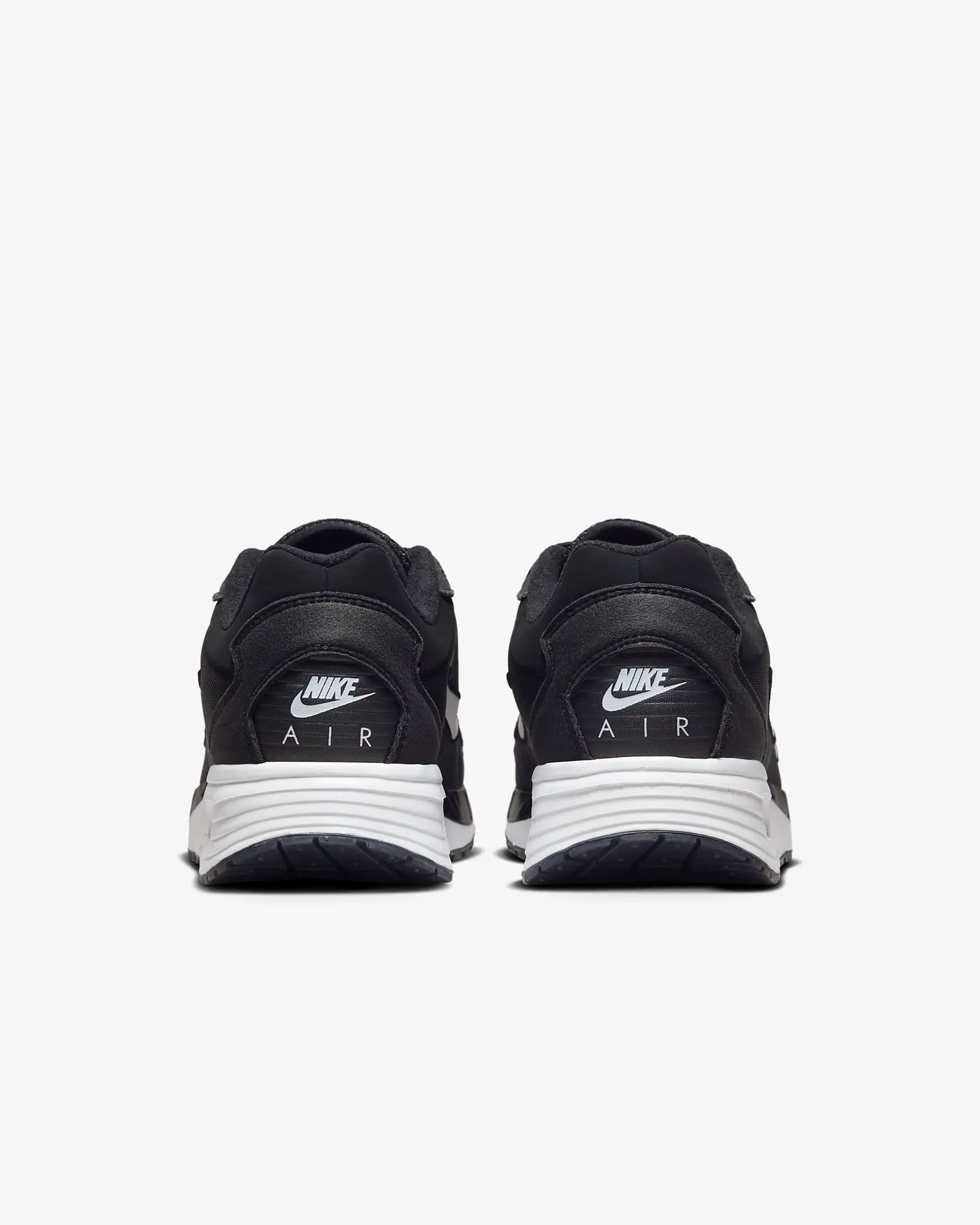 МУЖСКИЕ КРОССОВКИ NIKE AIR MAX SOLO (DX3666-002)