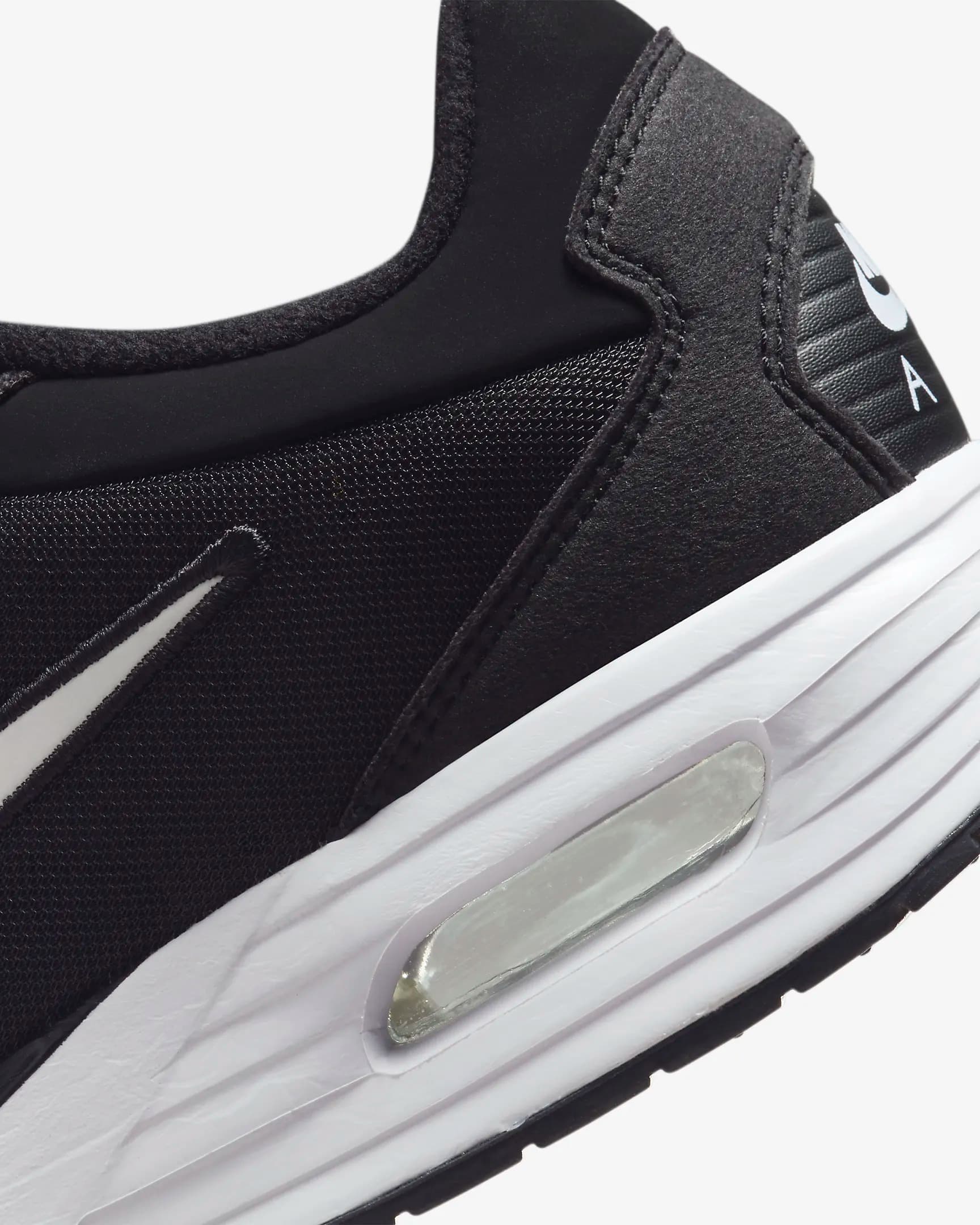 МУЖСКИЕ КРОССОВКИ NIKE AIR MAX SOLO (DX3666-002)