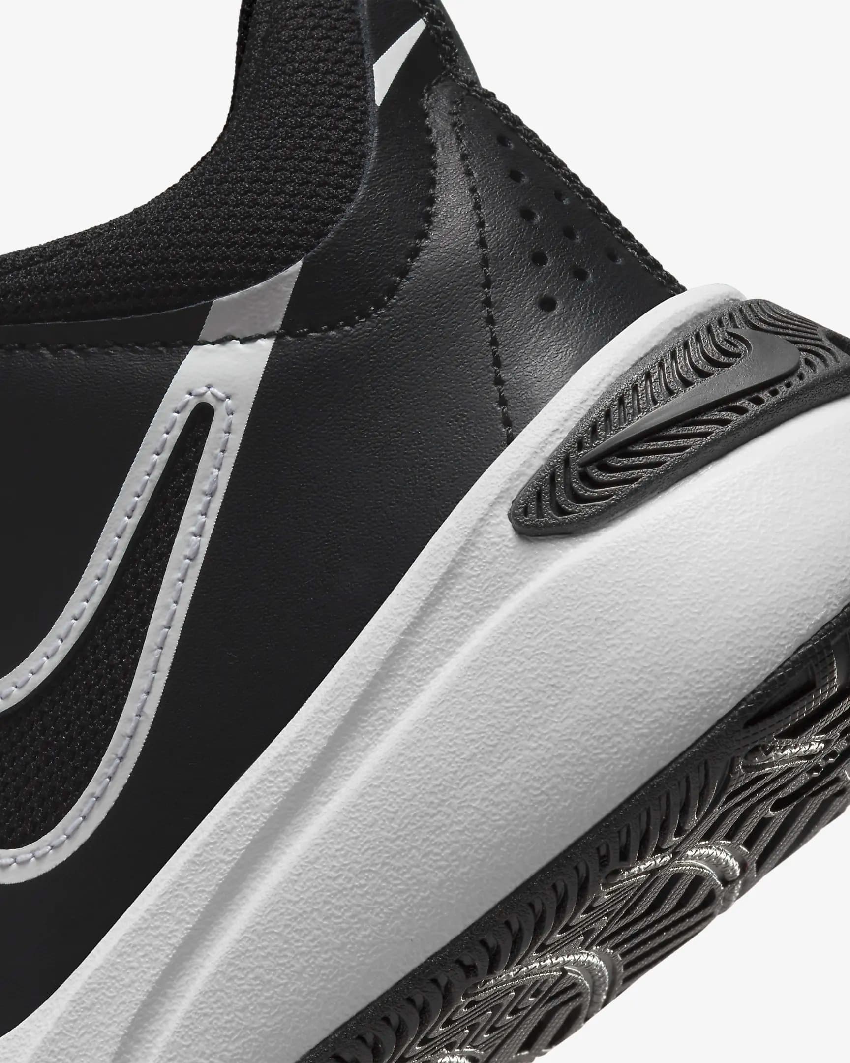 TEENAGE SNEAKERS NIKE TEAM HUSTLE D 11 (GS) (DV8996-002)