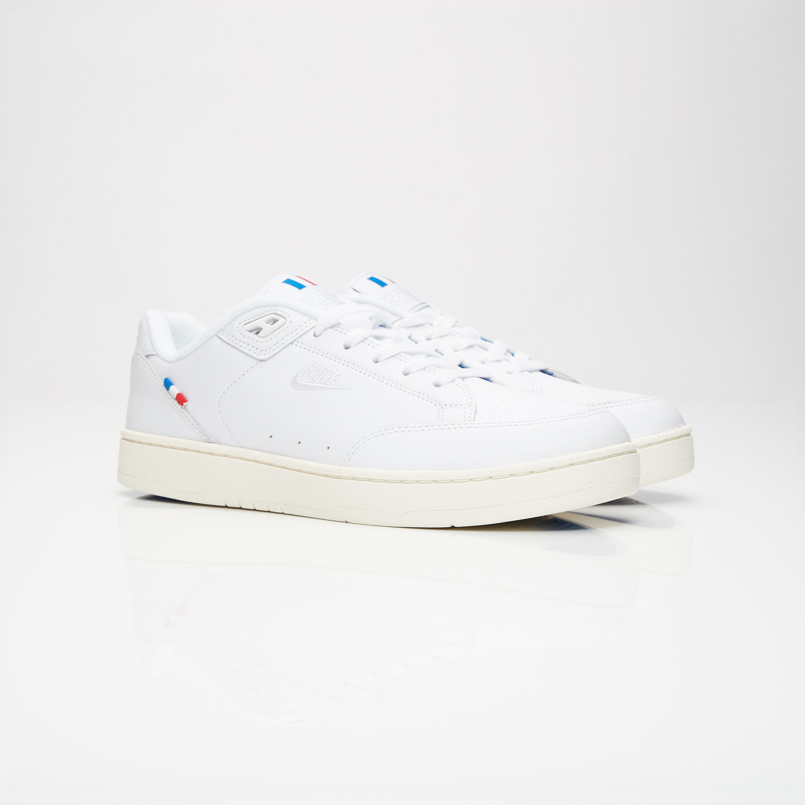 КРОСІВКИ NIKE GRANDSTAND II PINNACLE (AO2642-101)