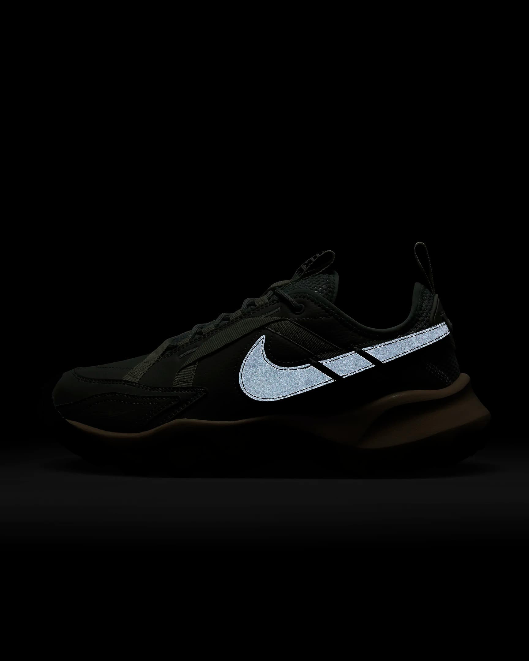 WOMEN'S SNEAKERS NIKE TC 7900 (DD9682-004)