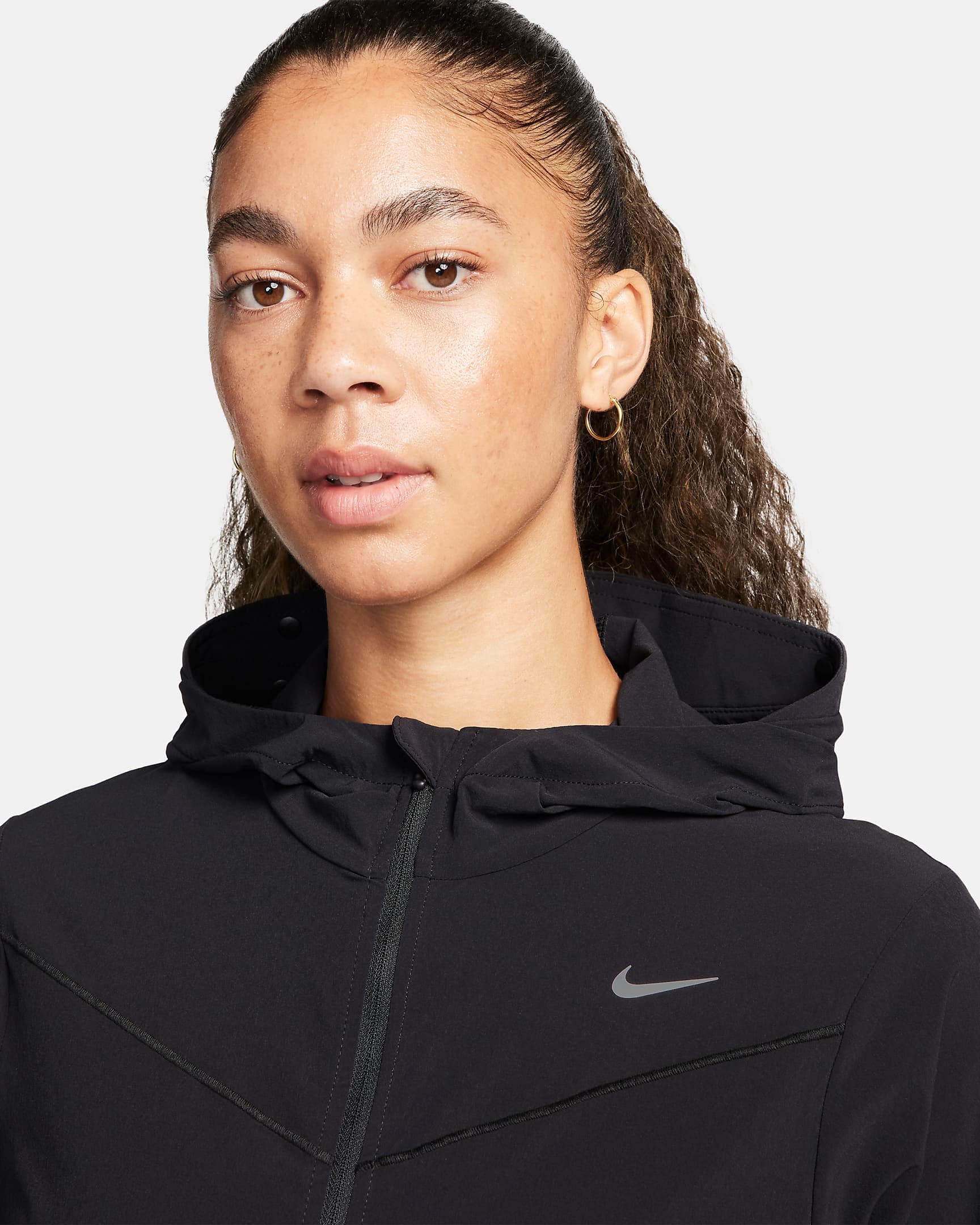 WOMEN'S WINDBREAKER NIKE SWIFT UV JKT (FB7480-010)