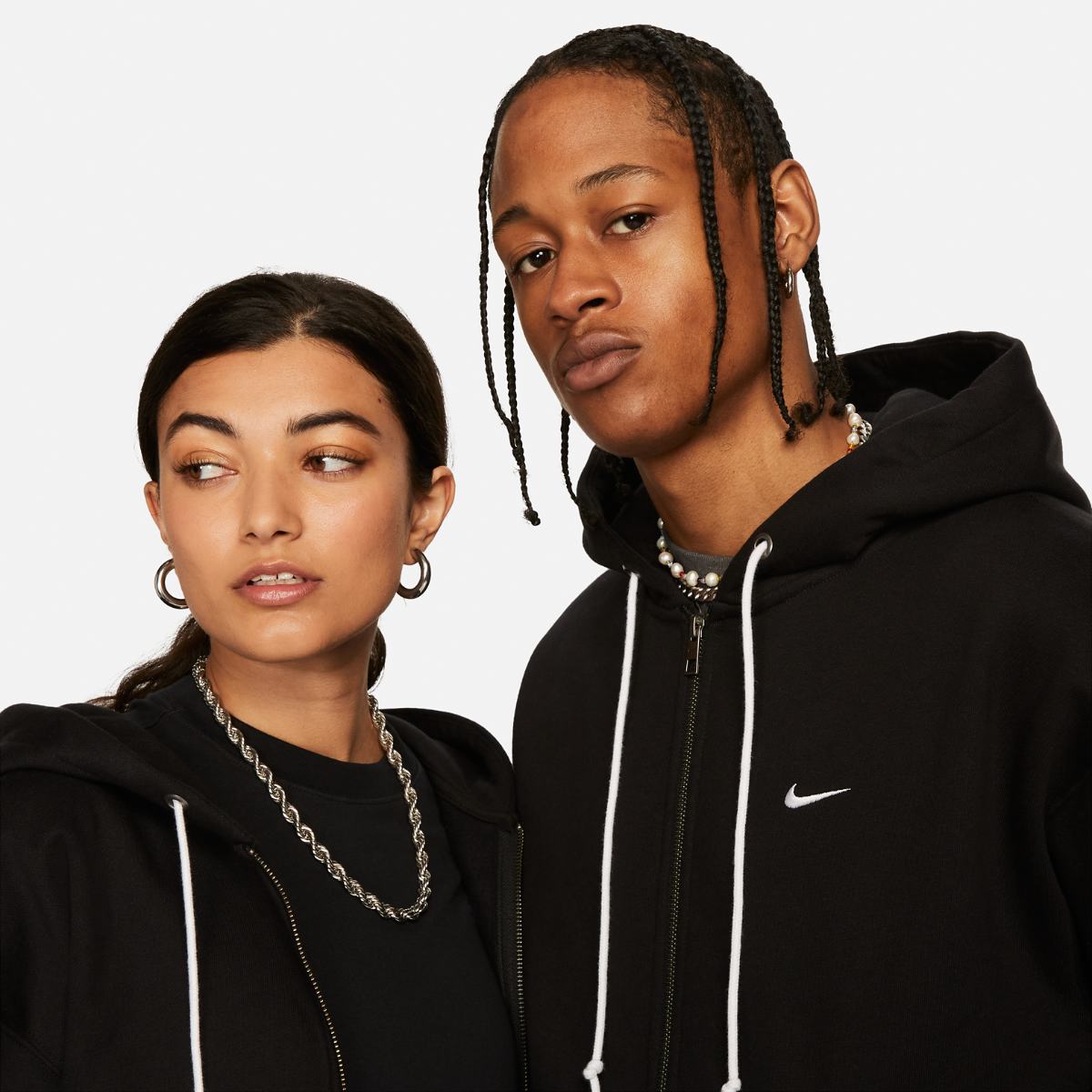 МУЖСКАЯ ТОЛСТОВКА NIKE M NK SOLO SWSH HW FZ HOODIE (DR0403-010)