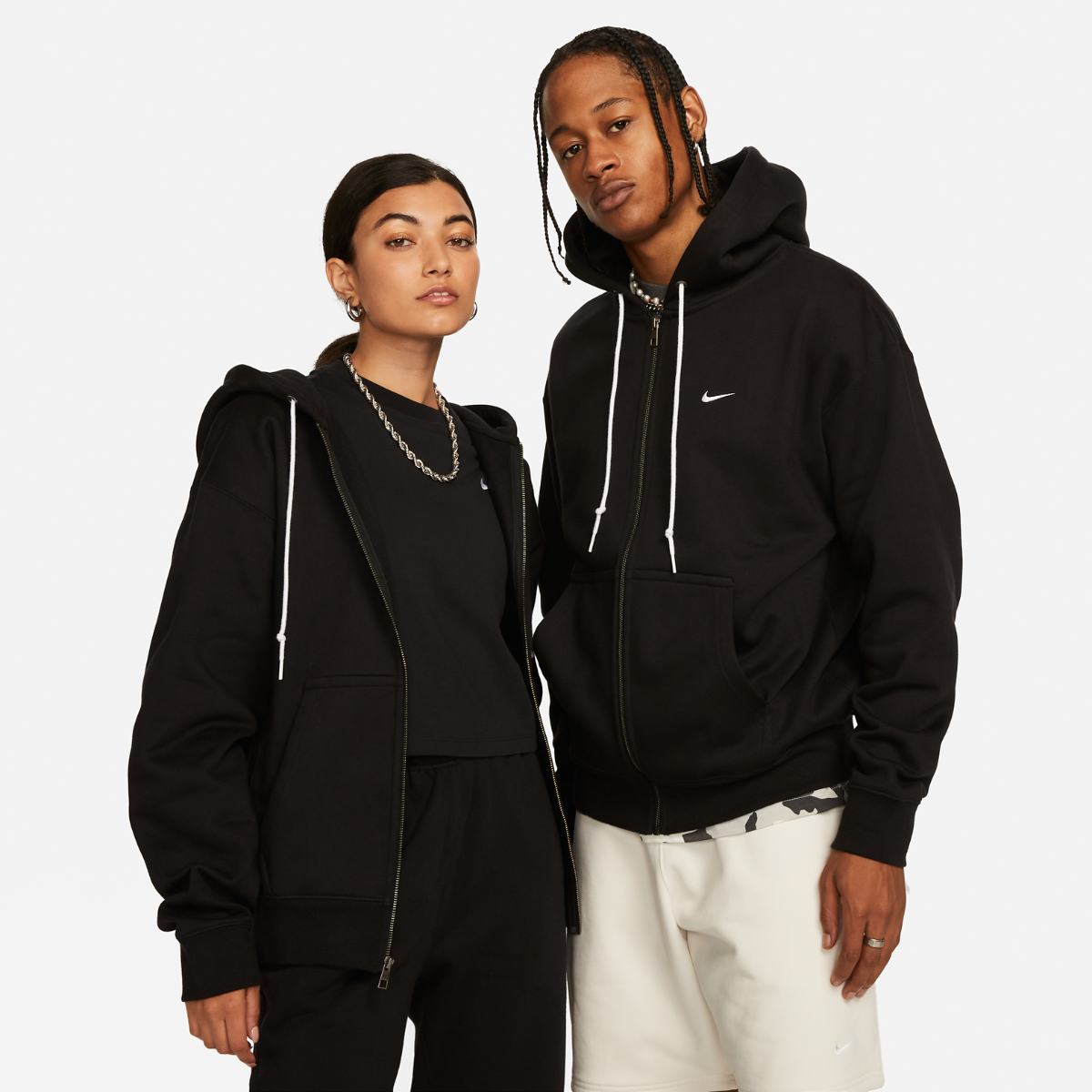 МУЖСКАЯ ТОЛСТОВКА NIKE M NK SOLO SWSH HW FZ HOODIE (DR0403-010)
