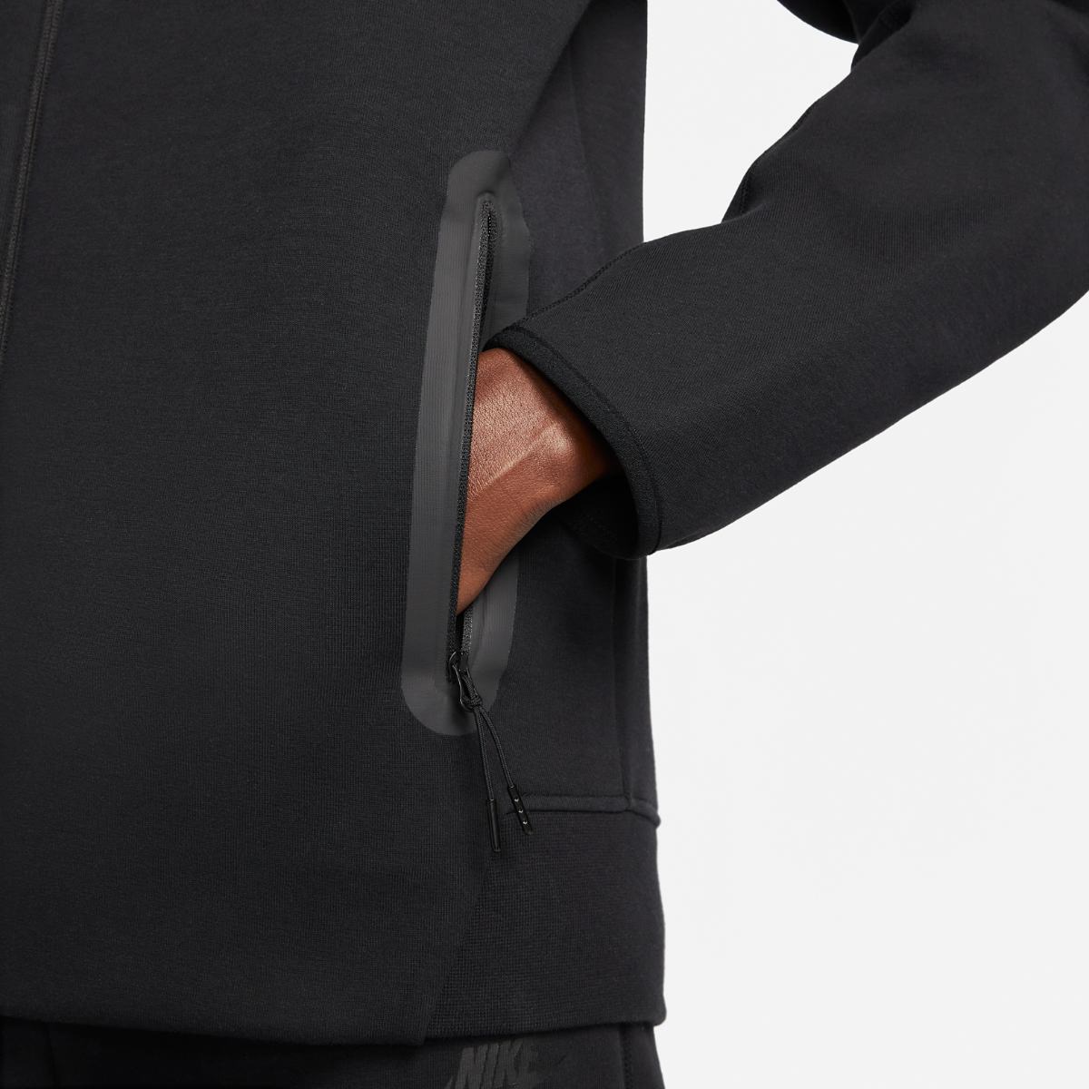 МУЖСКАЯ ТОЛСТОВКА NIKE M NK TCH FLC FZ WR HOODIE (FB7921-010)