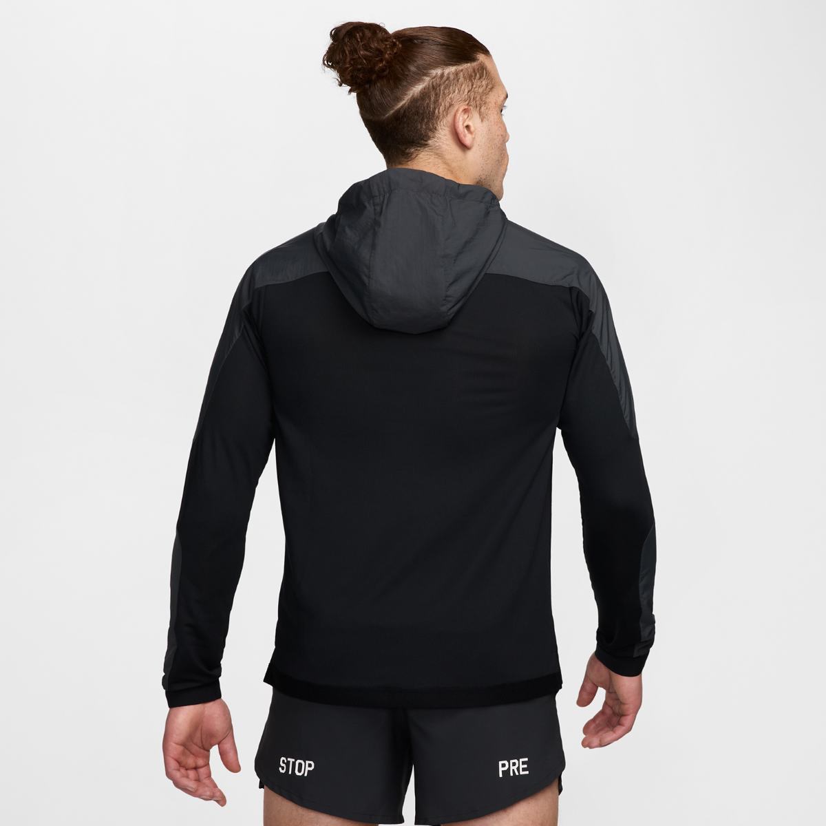 МУЖСКАЯ ВЕТРОВКА NIKE M NK ELMNT TOP LS WR (HF7452-010)