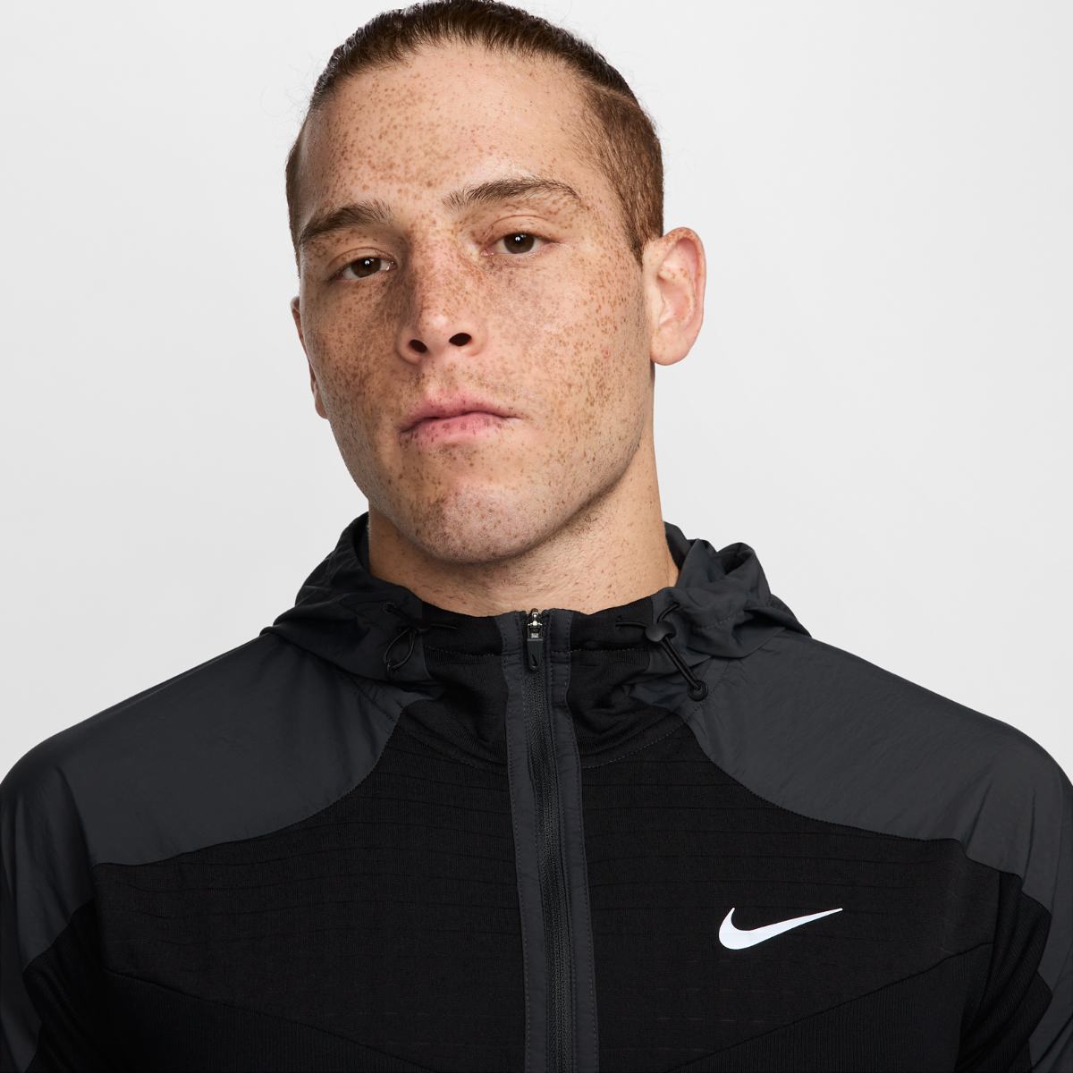 МУЖСКАЯ ВЕТРОВКА NIKE M NK ELMNT TOP LS WR (HF7452-010)