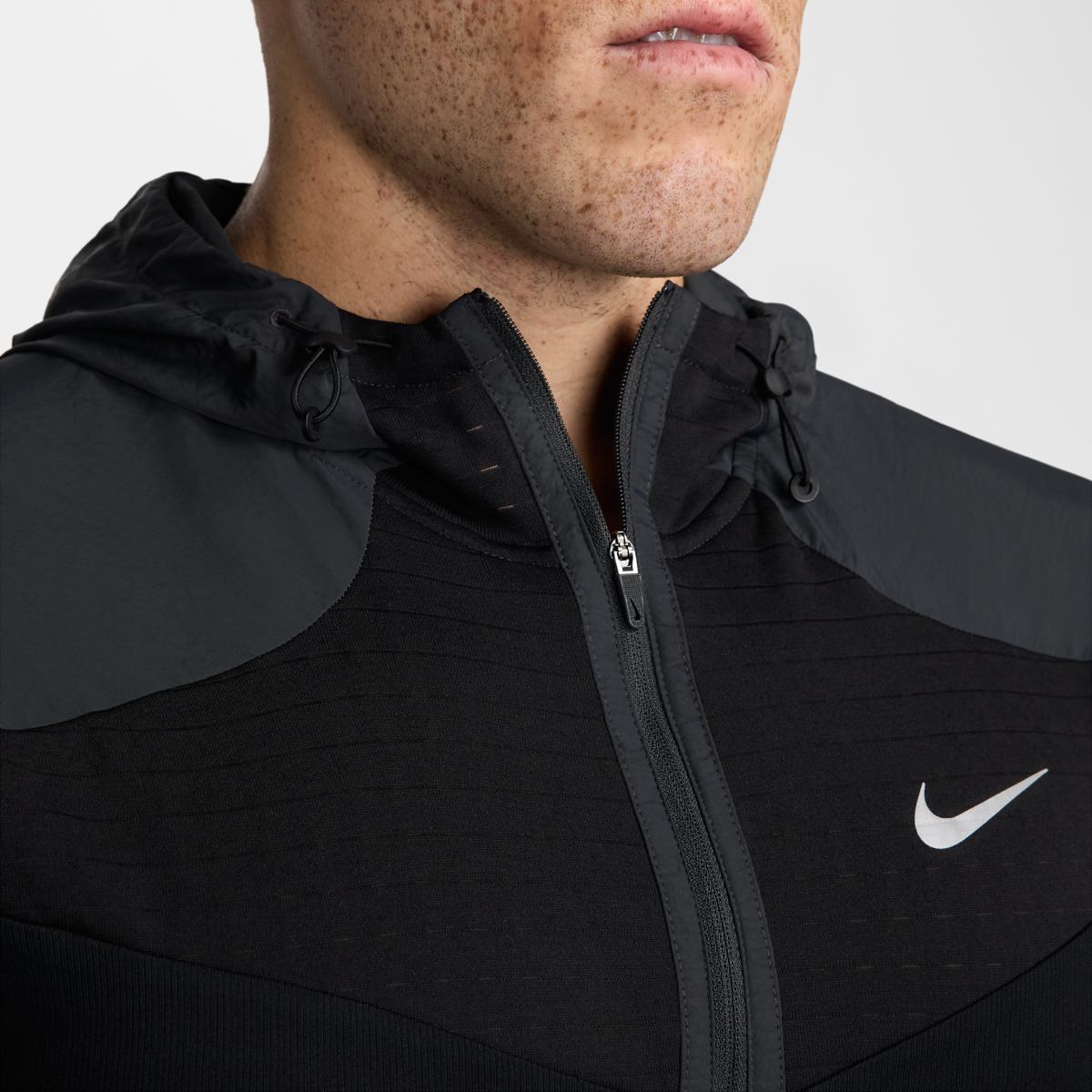 МУЖСКАЯ ВЕТРОВКА NIKE M NK ELMNT TOP LS WR (HF7452-010)