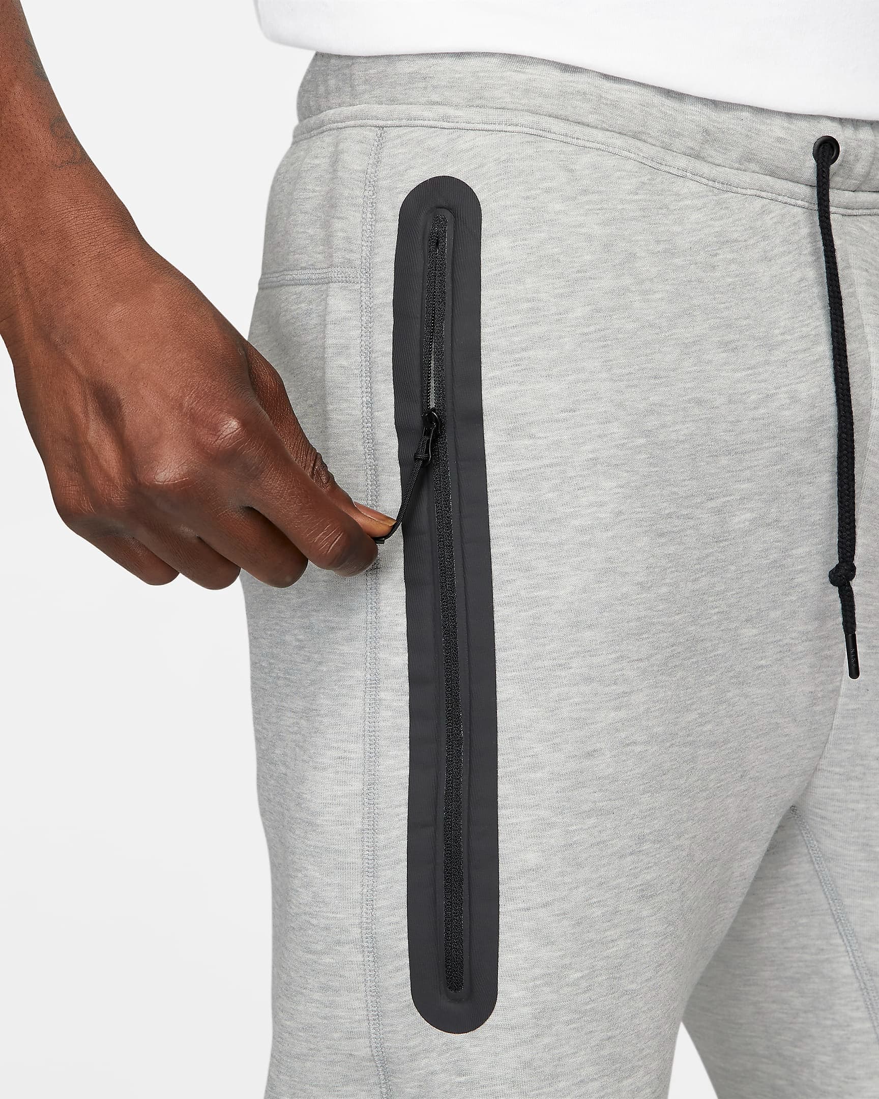МУЖСКИЕ ШТАНЫ NIKE NK TCH FLC JGGR (FB8002-063)
