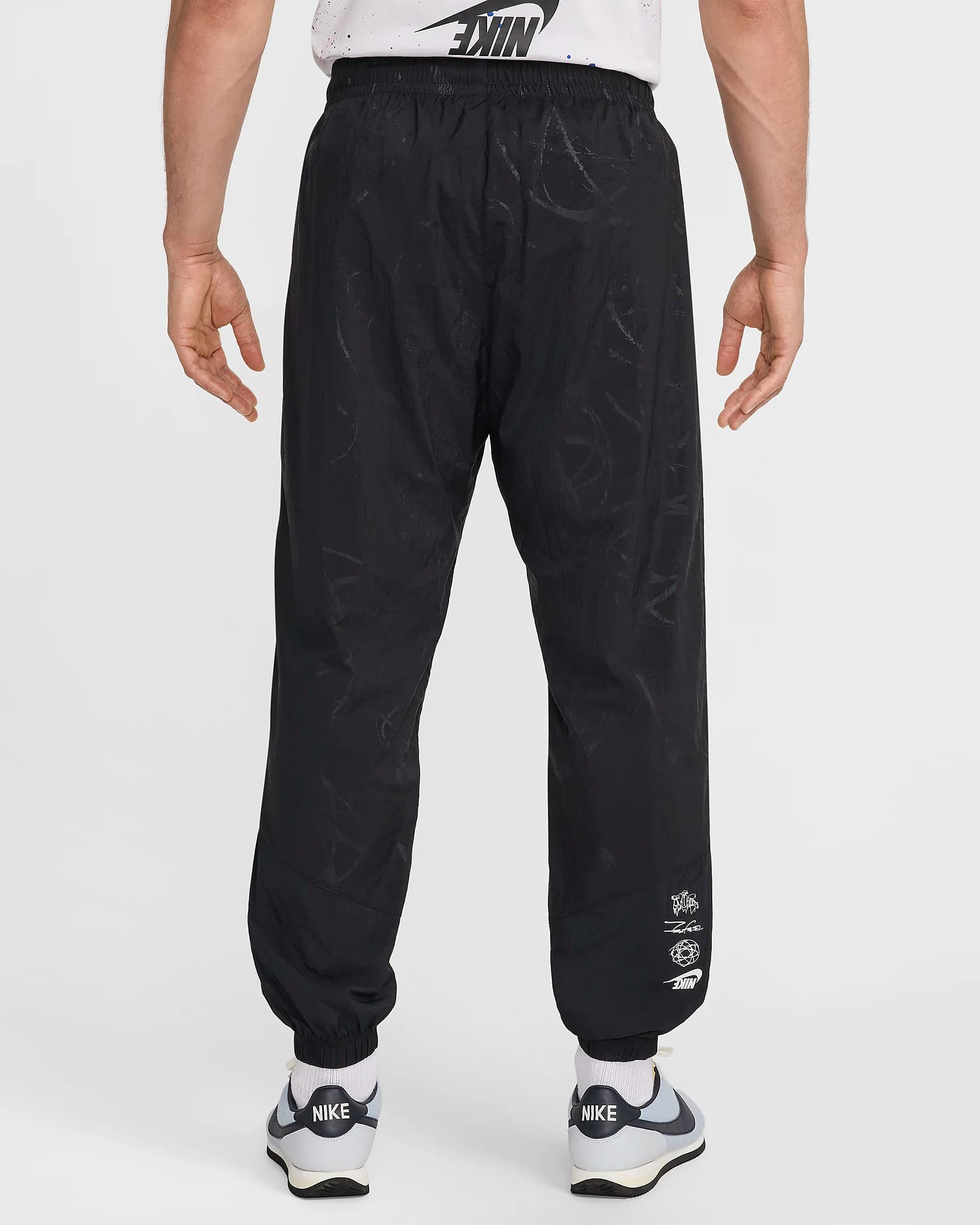 МУЖСКИЕ ШТАНЫ NIKE NSW BREAKING LND WR PANT (HF7822-010)