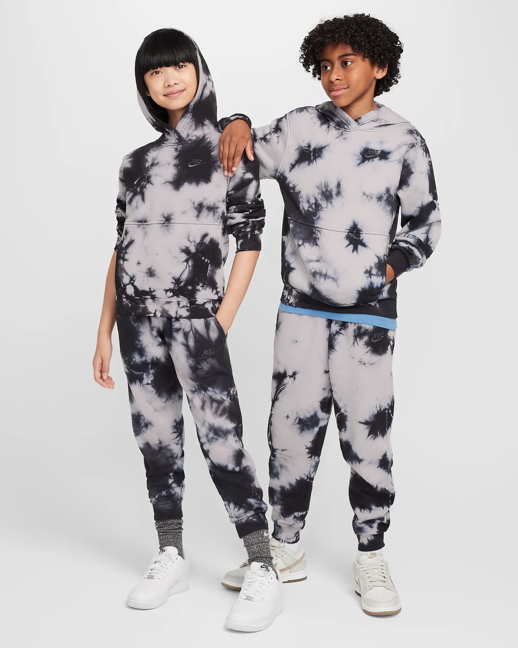 NIKE NSW CLUB FLC HDY WASH TEEN SWEATSHIRT (FZ5493-077)