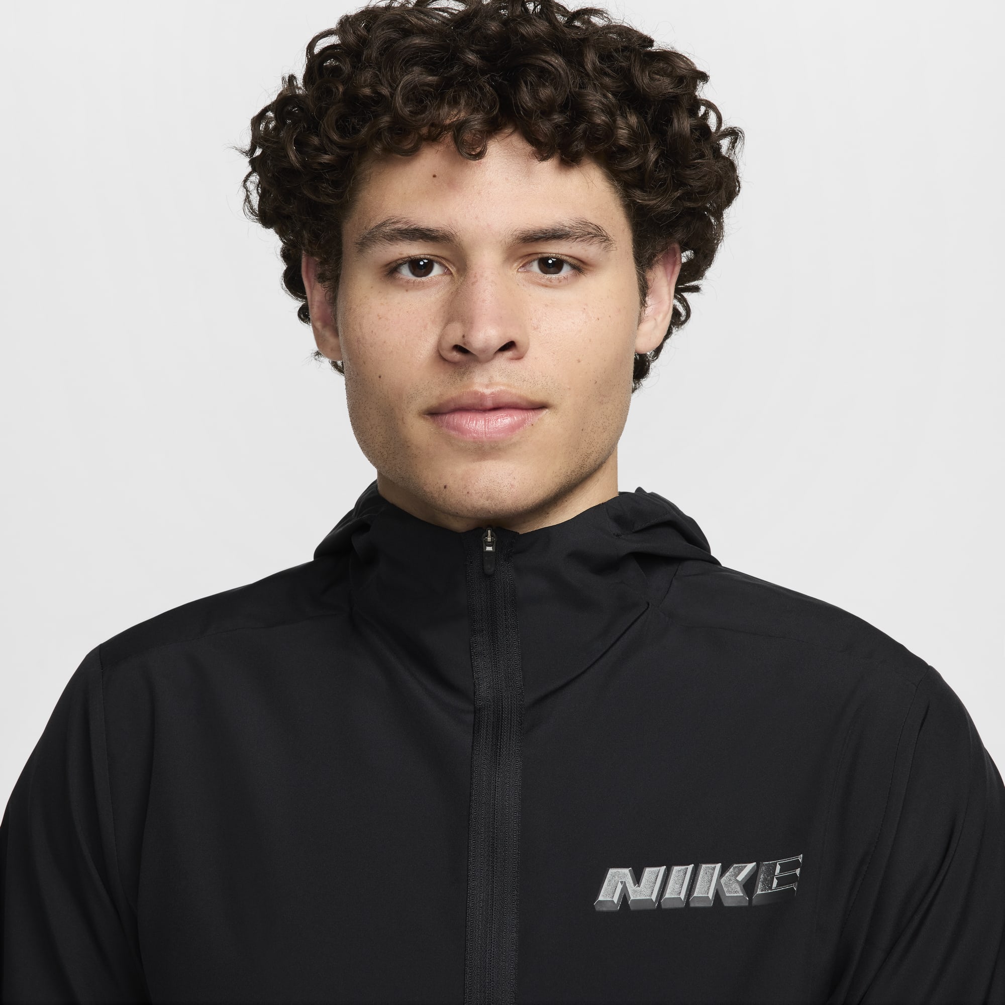 МУЖСКАЯ ВЕТРОВКА NIKE M NK DF FORM GFX JKT HD (FV9768-010)